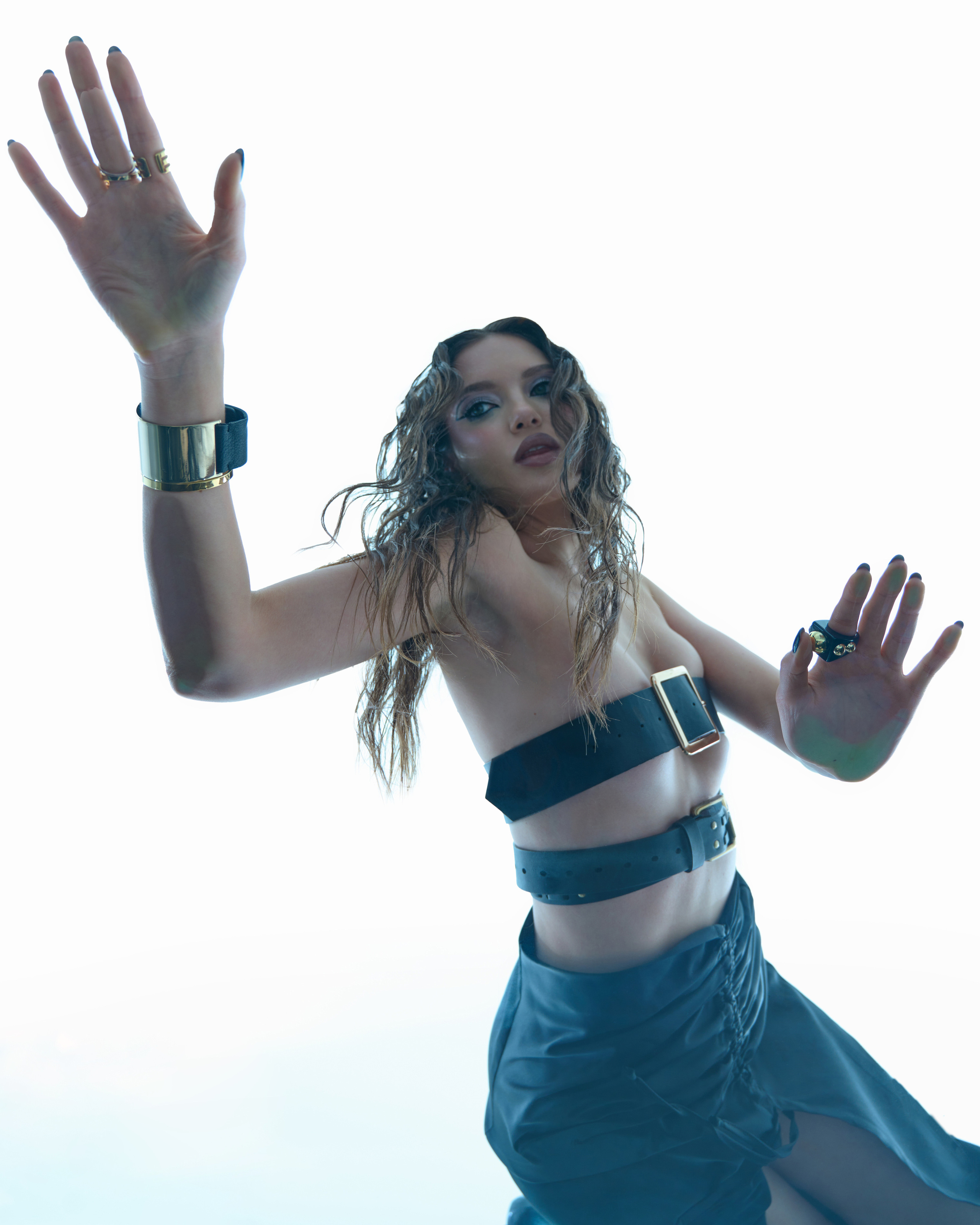 Okolo Fashion. Z H U R A V L E V