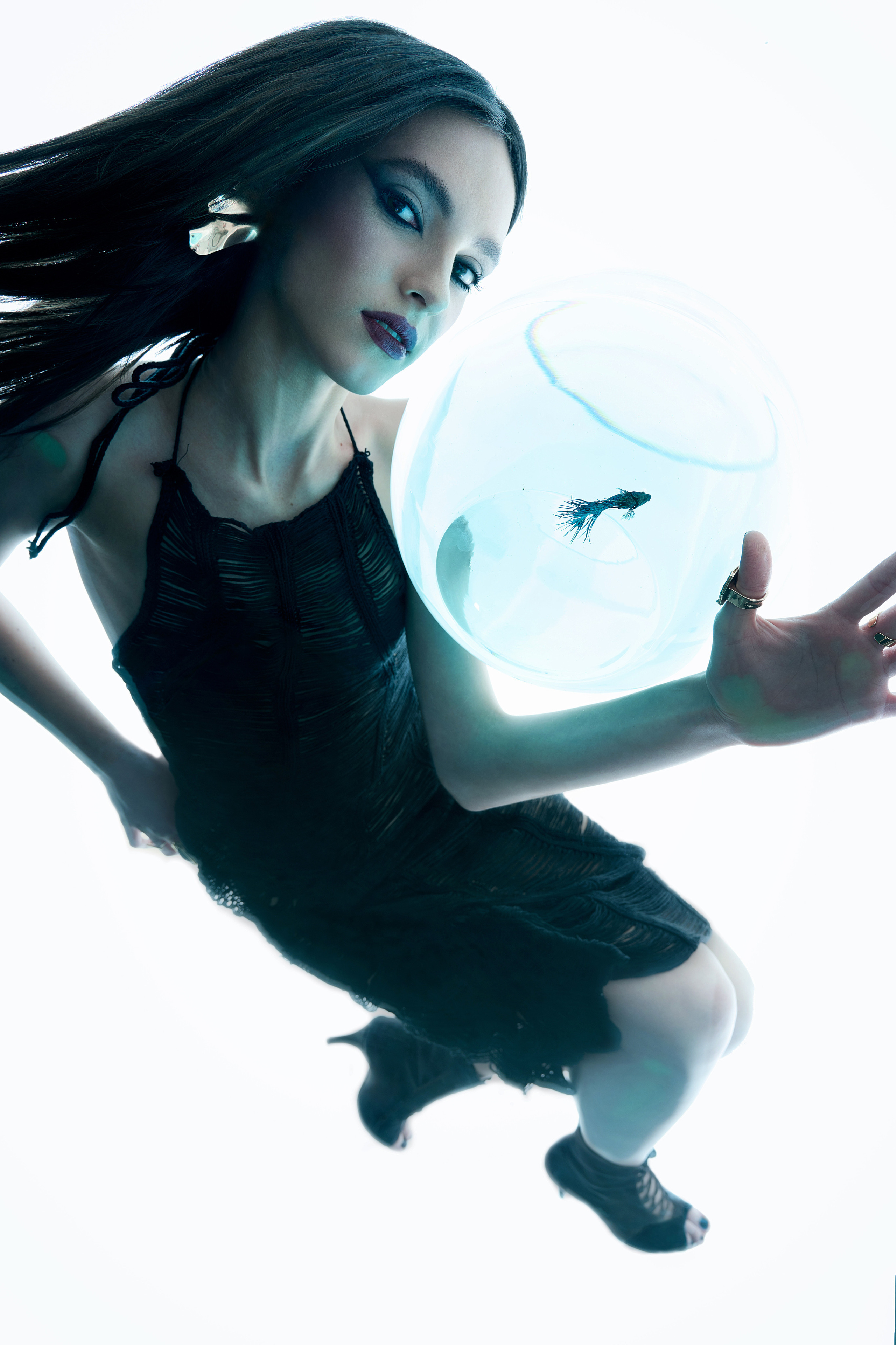 Glass. Z H U R A V L E V