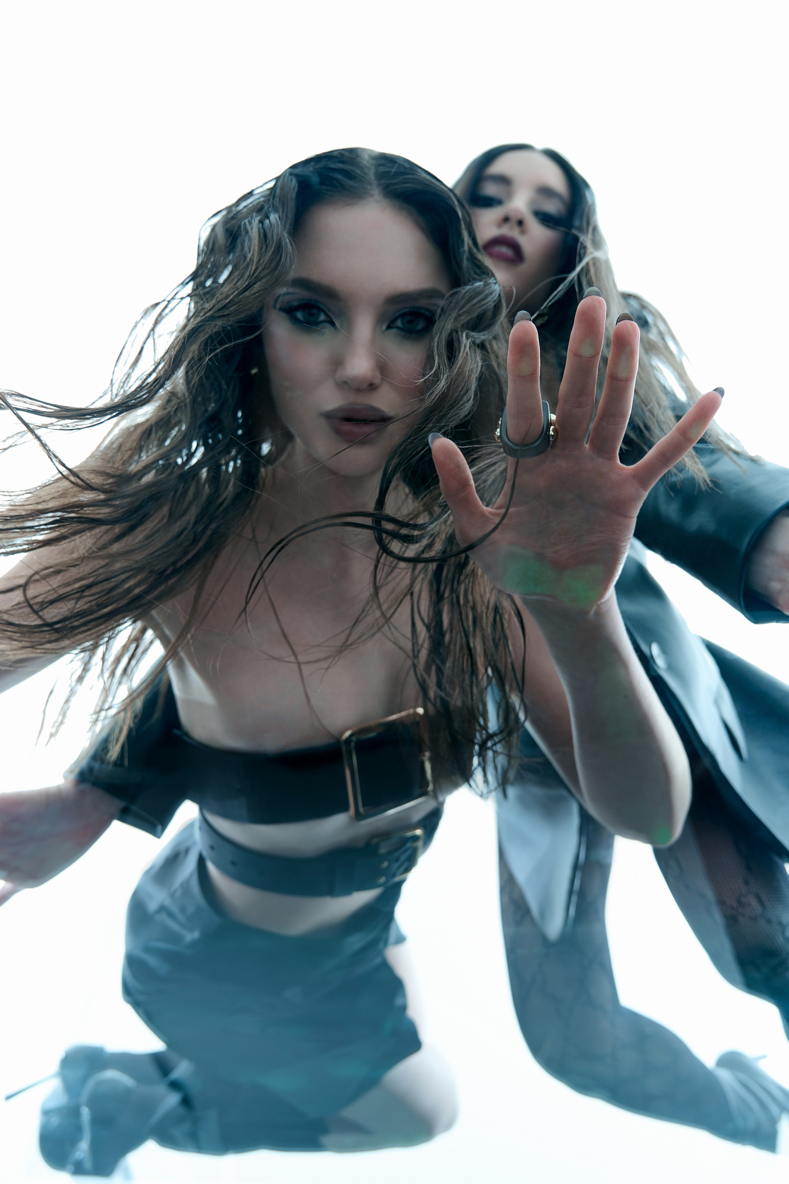 Okolo Fashion. Z H U R A V L E V