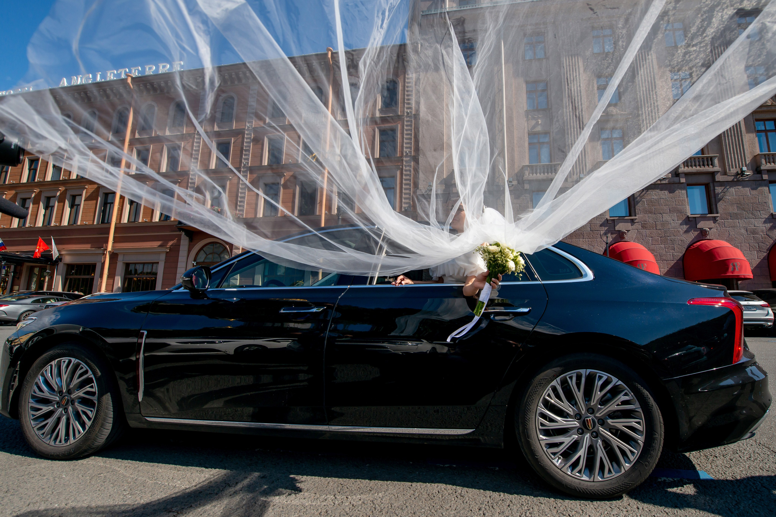 Летняя свадьба В Санкт-Петербурге и красивой выездной регистрацией Даши и Саши. Воздушная свадебная фотосессия в Петербурге. Портретный, семейный и свадебный фотограф в Санкт-Петербурге и в Пушкине Ширяев Денис