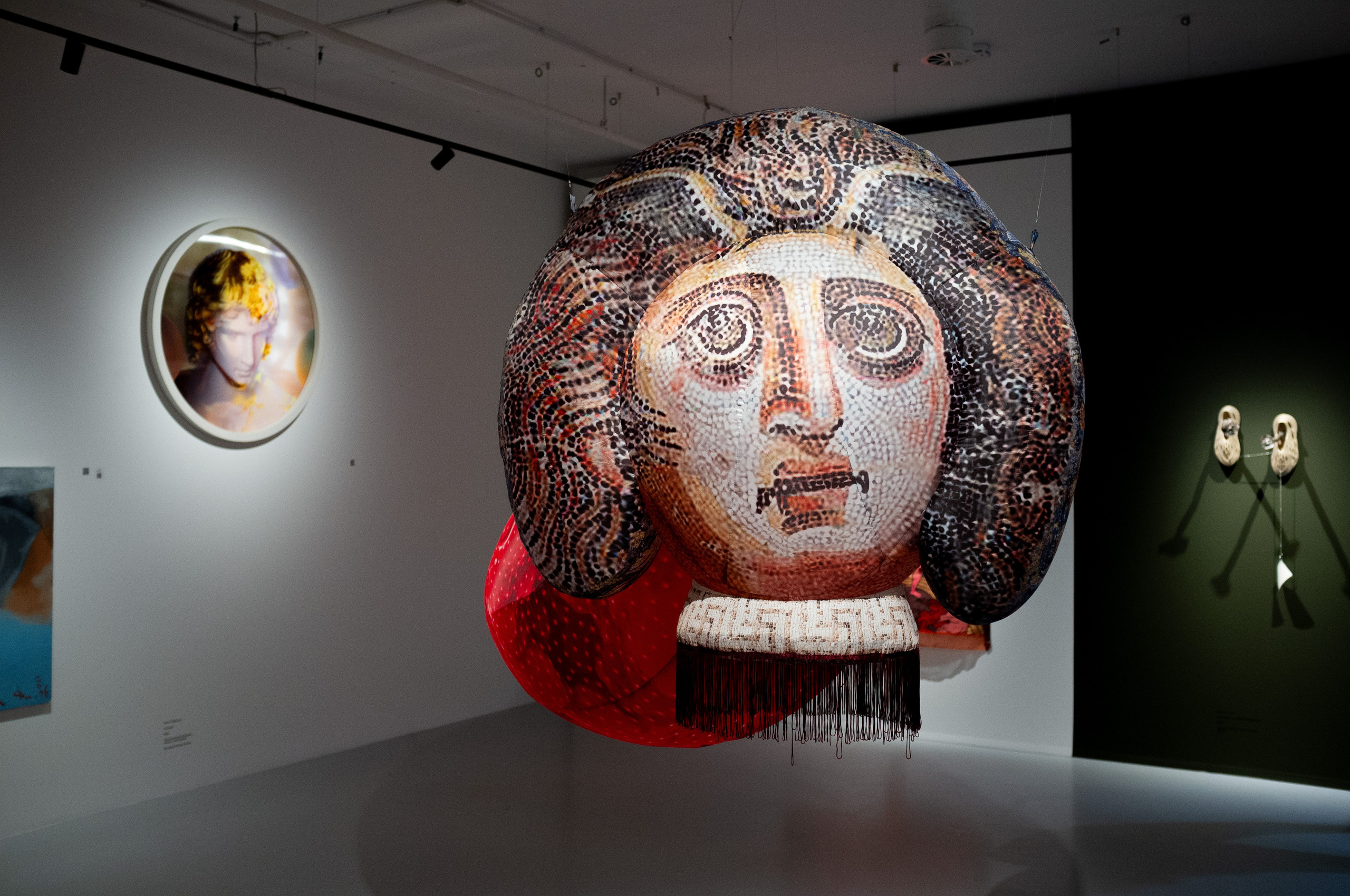 Чересчур. Феномен китча в российском искусстве. Искусство фотографии. Мария Осокина