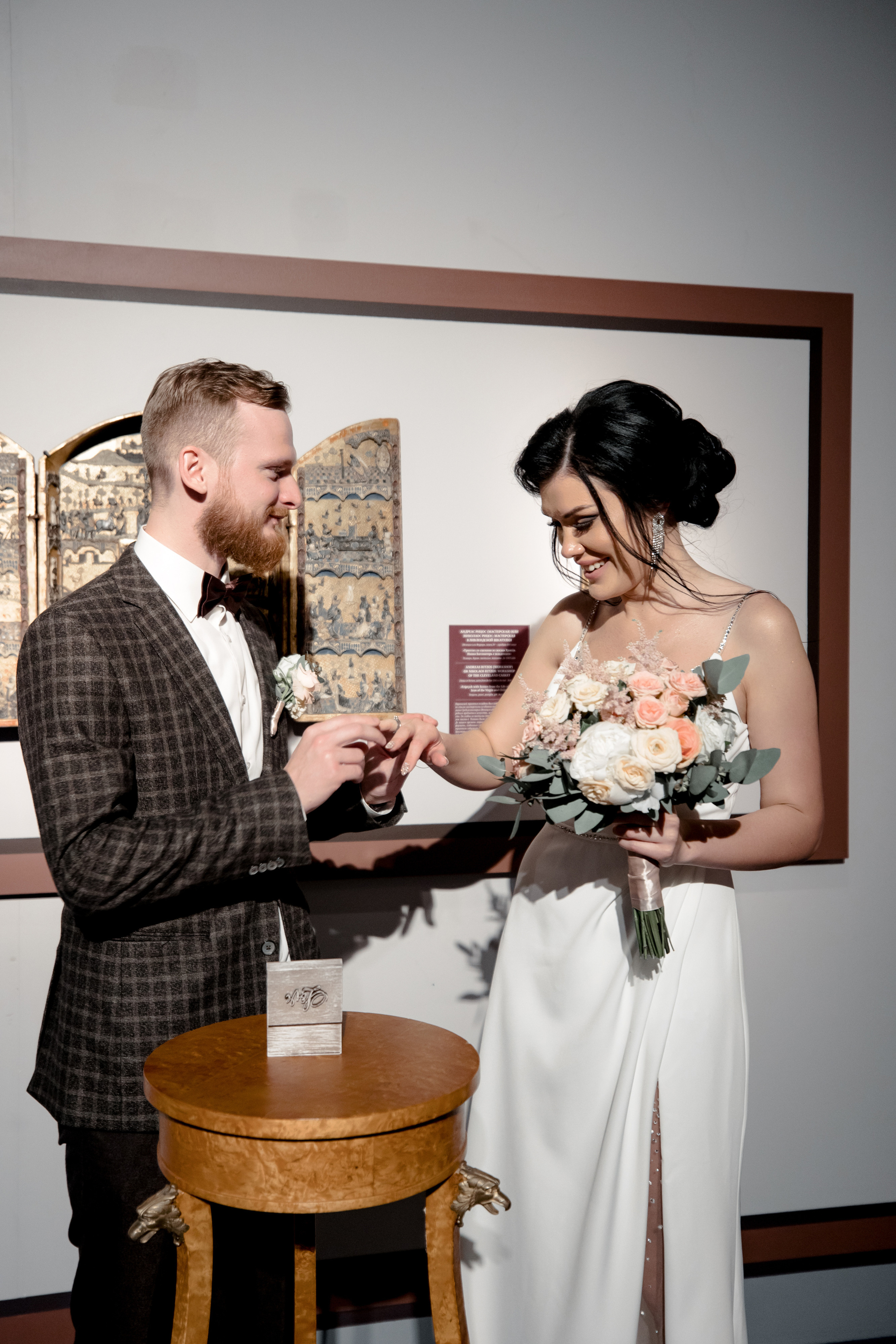 Свадебная съемка в центре искусств на Волхонке. Свадебный фотограф Виктория Карпова