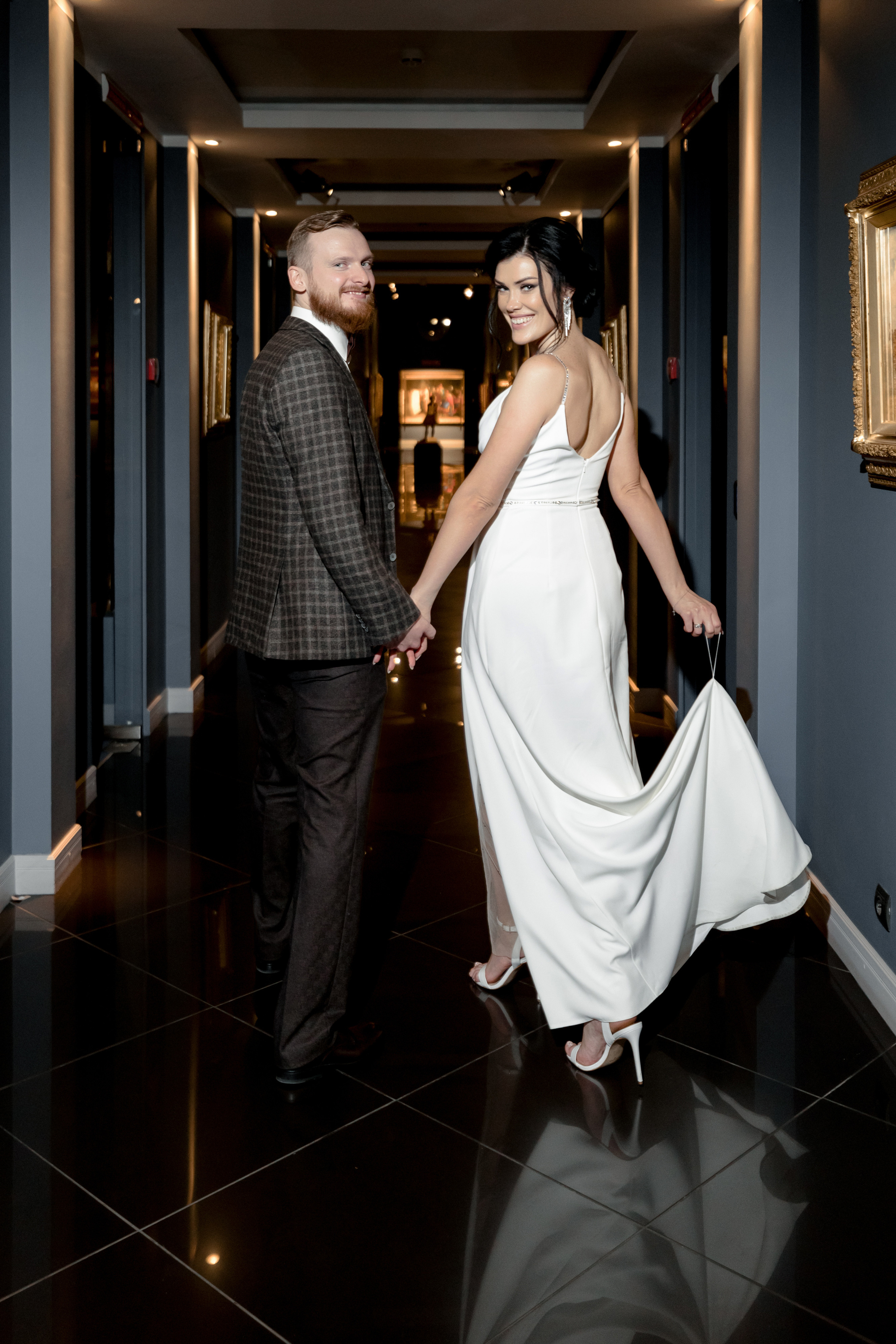 Свадебная съемка в центре искусств на Волхонке. Свадебный фотограф Виктория Карпова