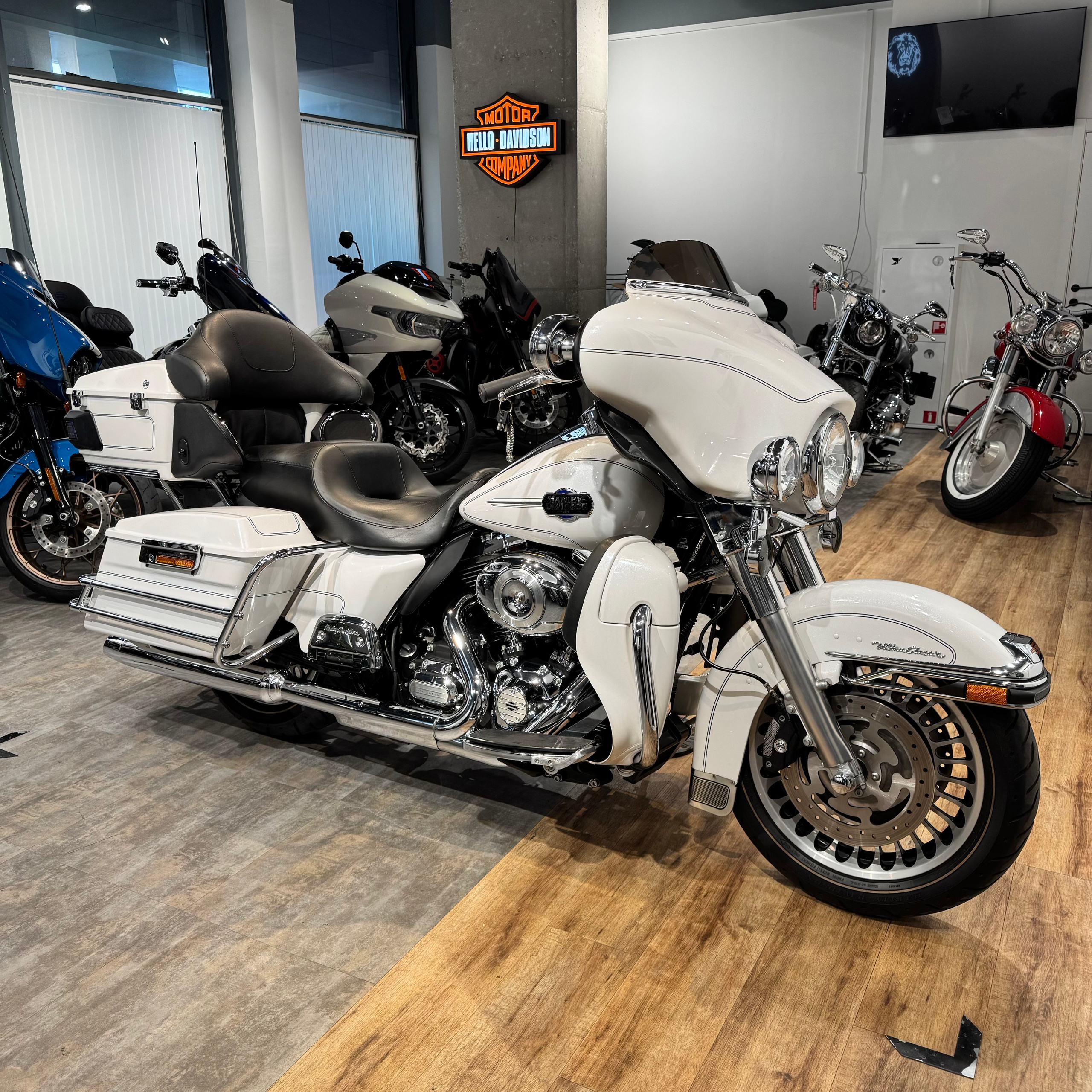 Мотоциклы Harley-Davidson 103 Electra Glide Ultra ABS (Touring) — купить мотоцикл. Hello Davidson, Москва. Только хорошие мотоциклы…