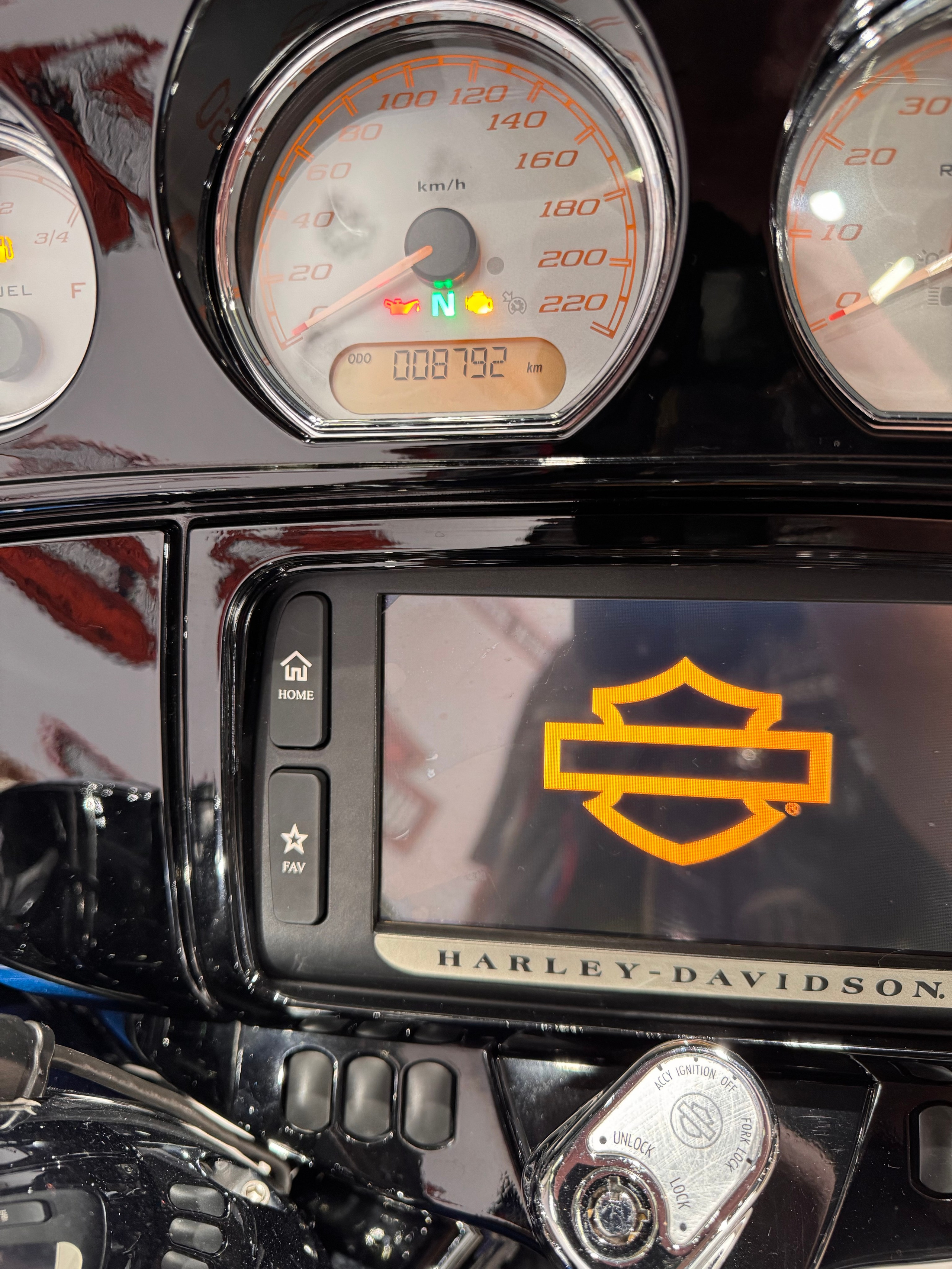 Harley Davidson Electra 2018 Street Glide (Коллекция 115) 8К — купить мотоцикл. Hello Davidson, Москва. Только хорошие мотоциклы…