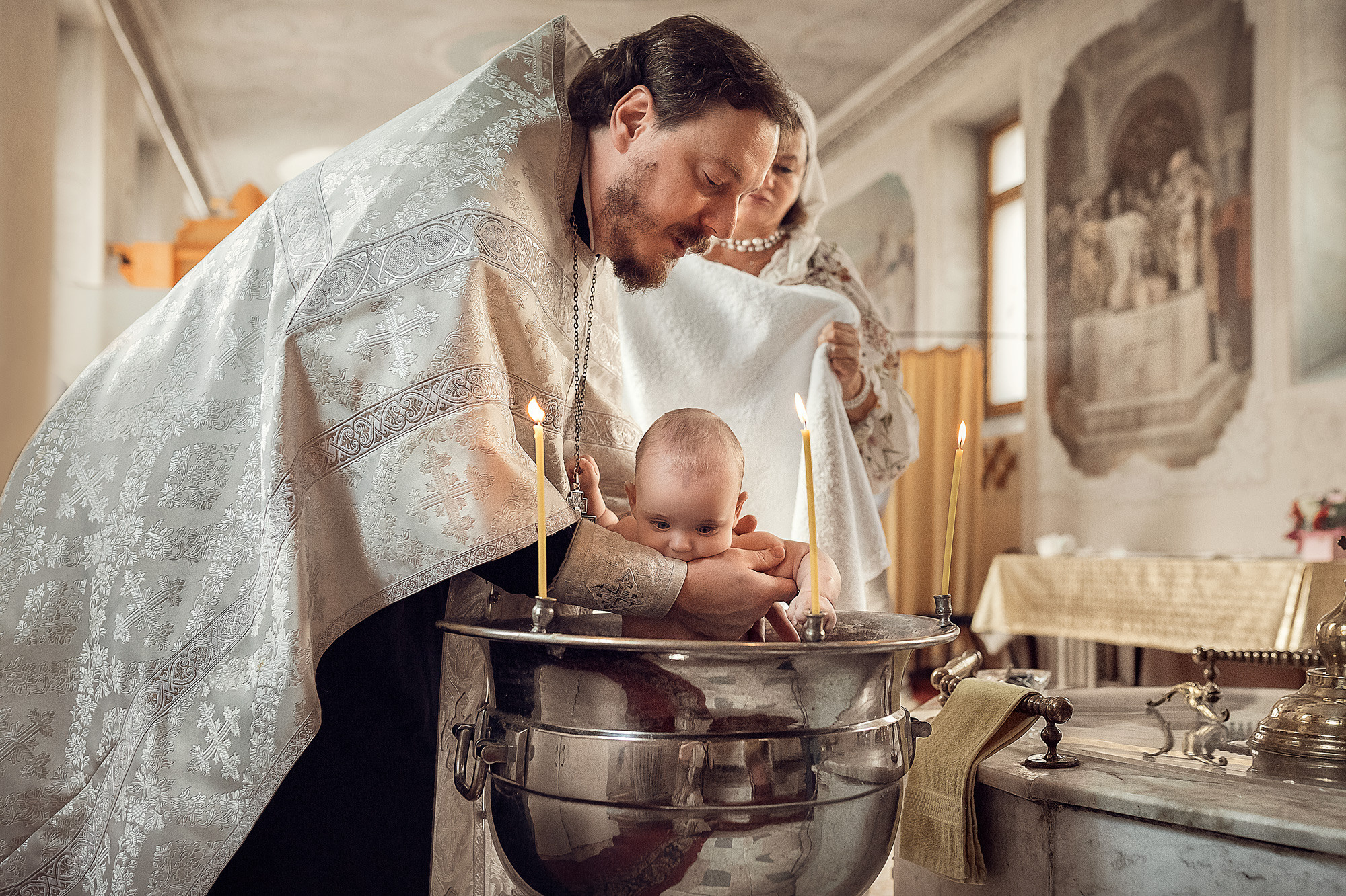 Крещение Вероники. Богоявленский кафедральный собор. Фотограф Крещения и Венчания в Москве