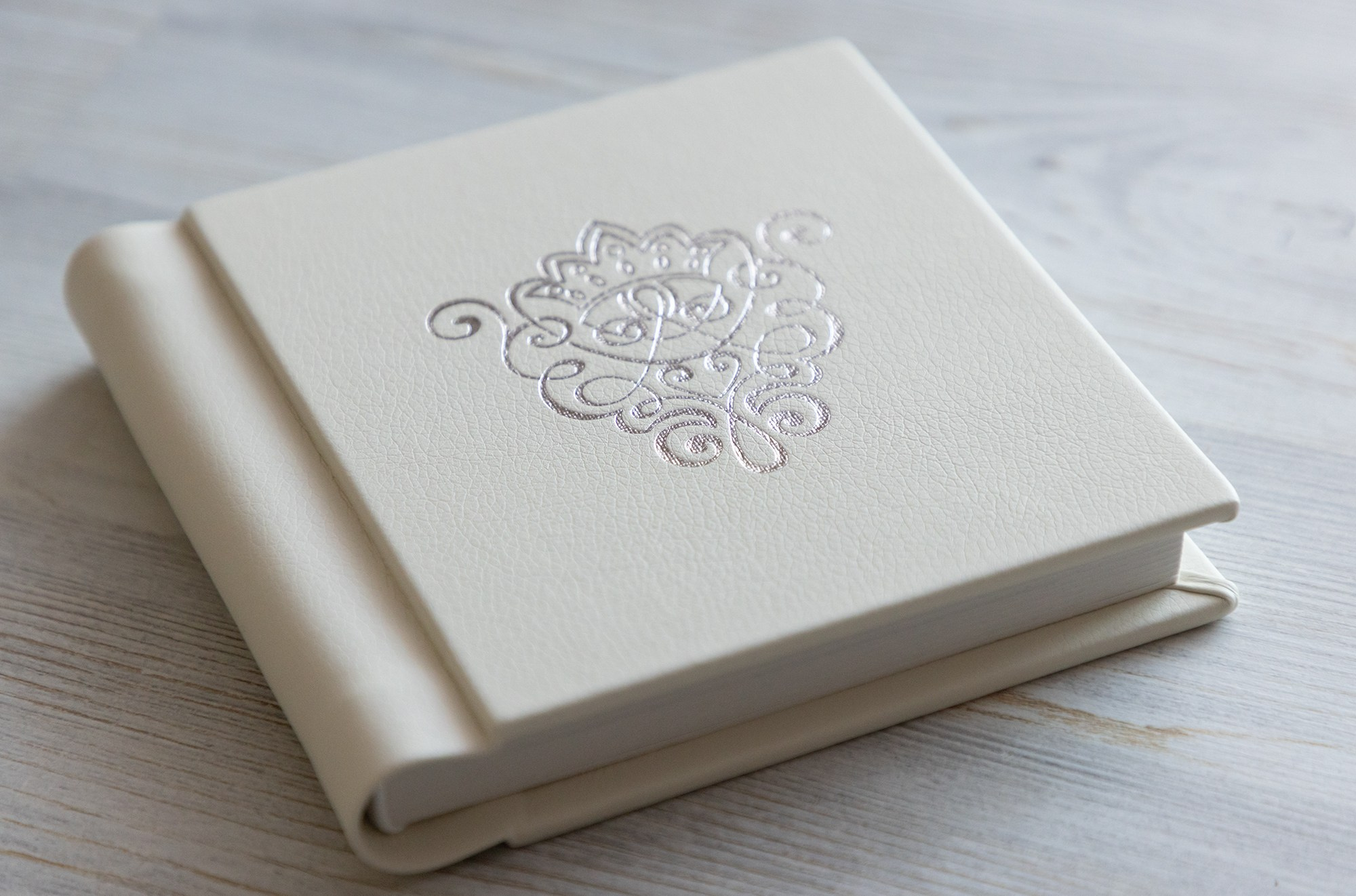 Фотокнига Таинство крещения. Фотограф крещение венчание в Петербурге! Помогает подобрать храм и посоветовал душевного батюшку в СПб