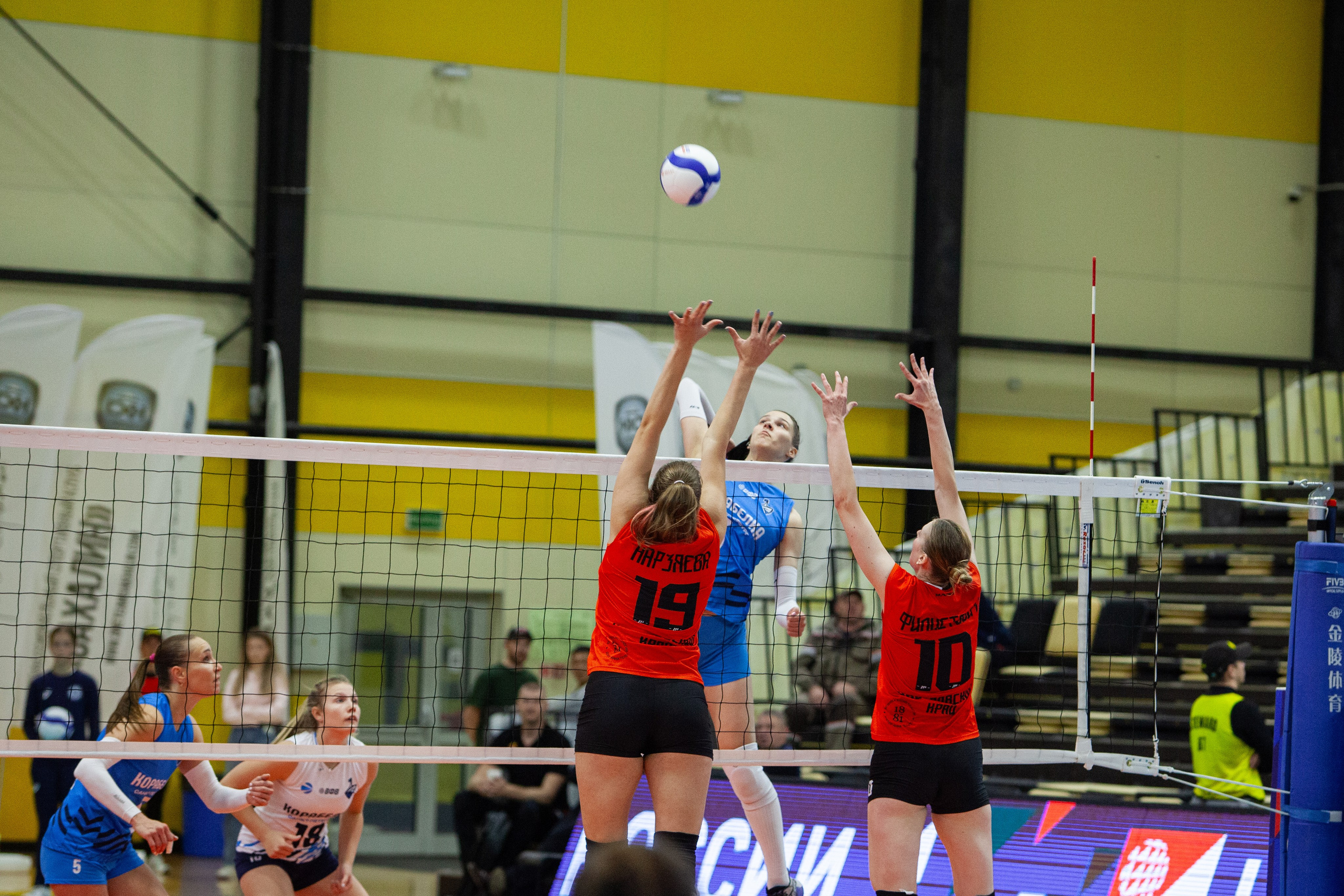 Один день из тура чемпионата России по волейболу. Кутузов Евгений Фотограф в Южно-Сахалинске