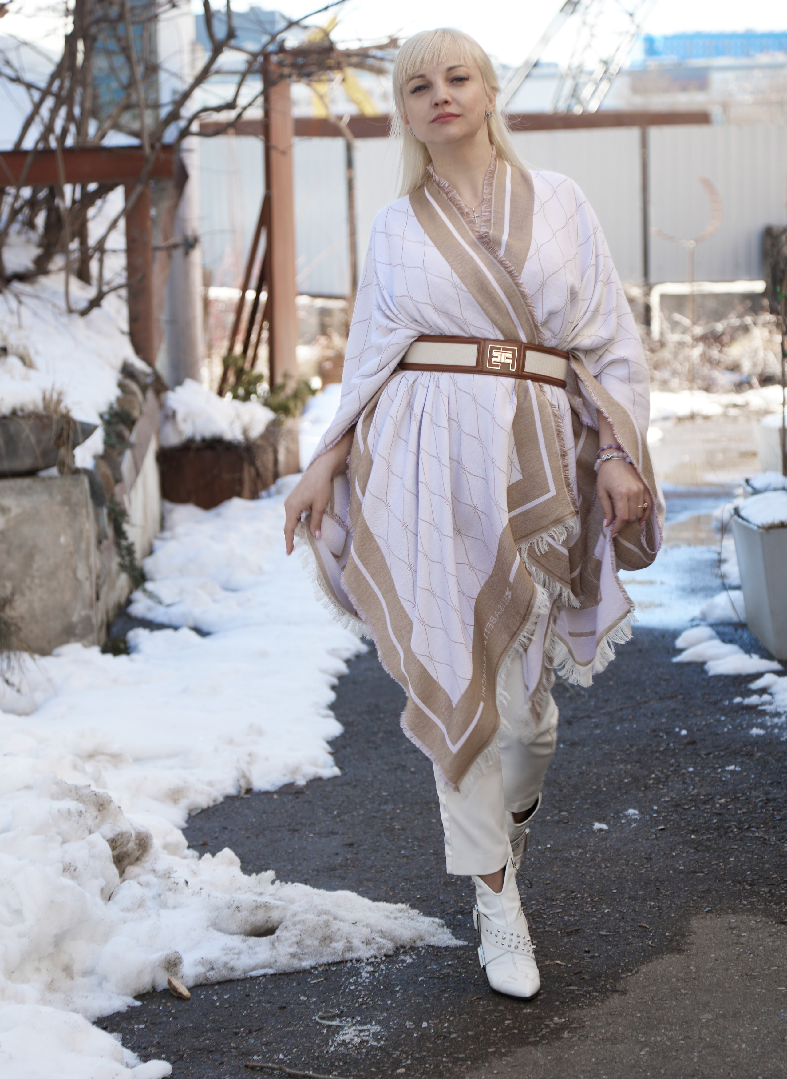 Street style. Maria Poleshchuk, commercial photographer in Sydney
