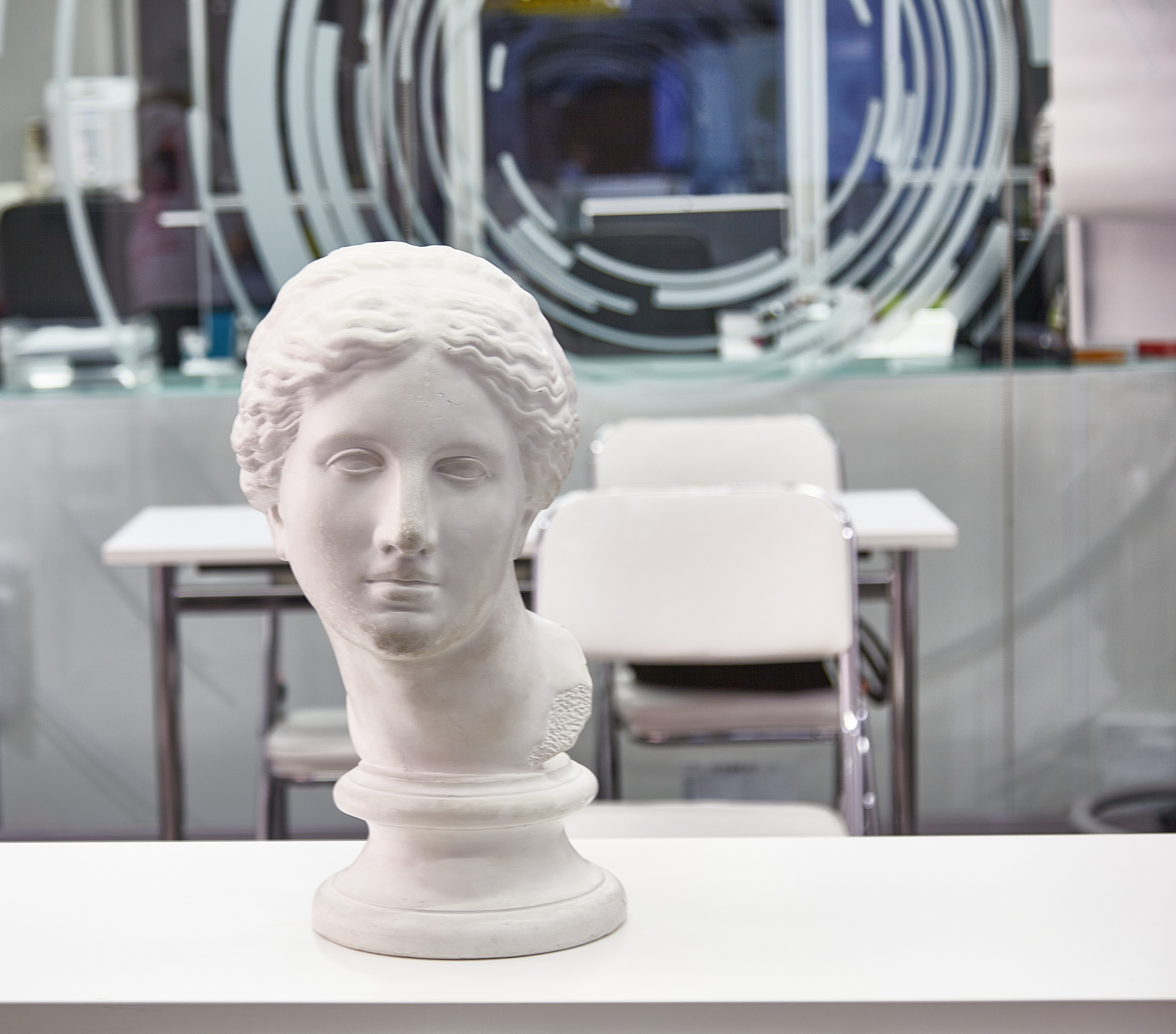 Античная скульптура Венеры в современной аудитории в качестве учебного экспоната