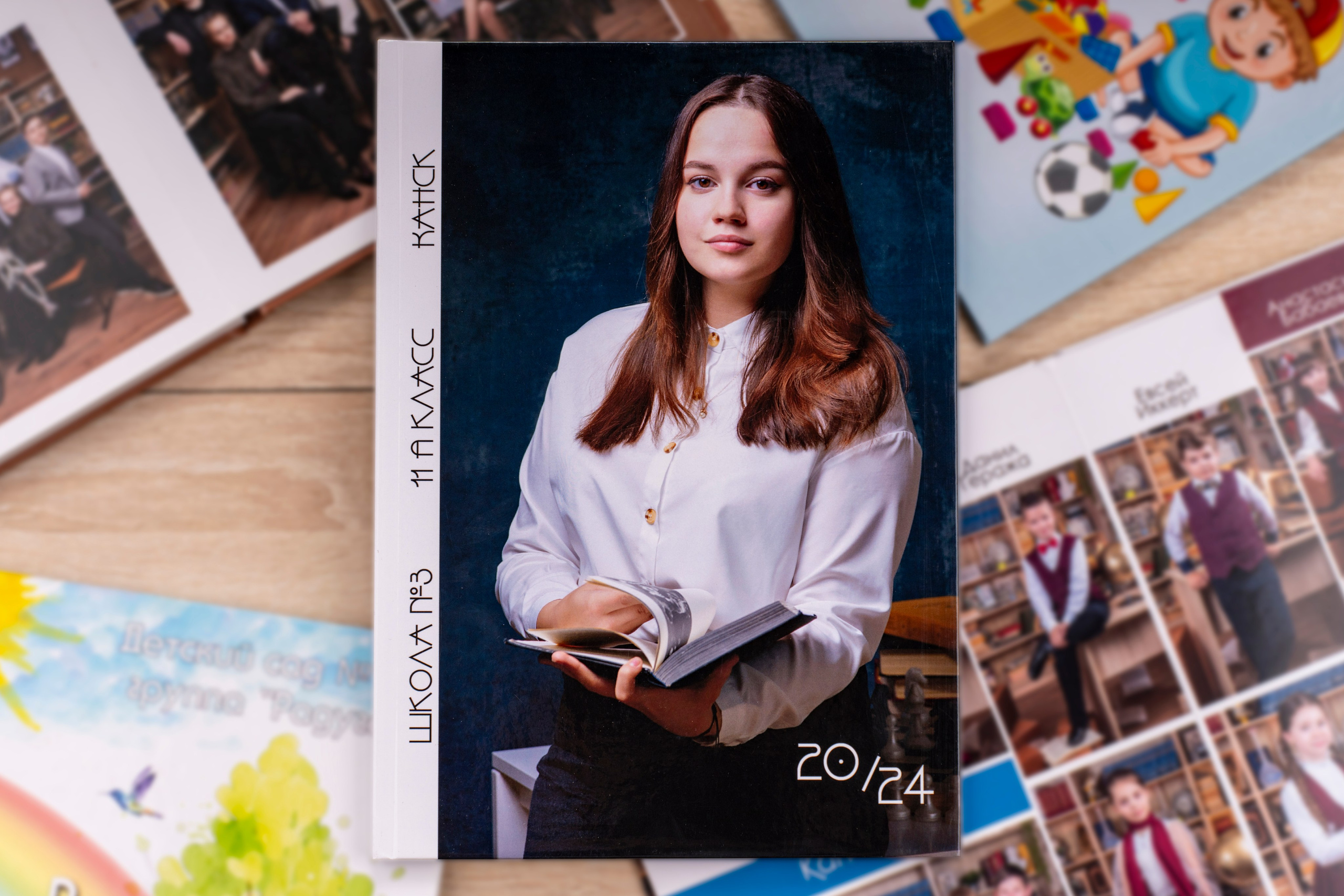 SelfiePlace создай свой альбом сам!. Студия выпускных альбомов VeryBook ®