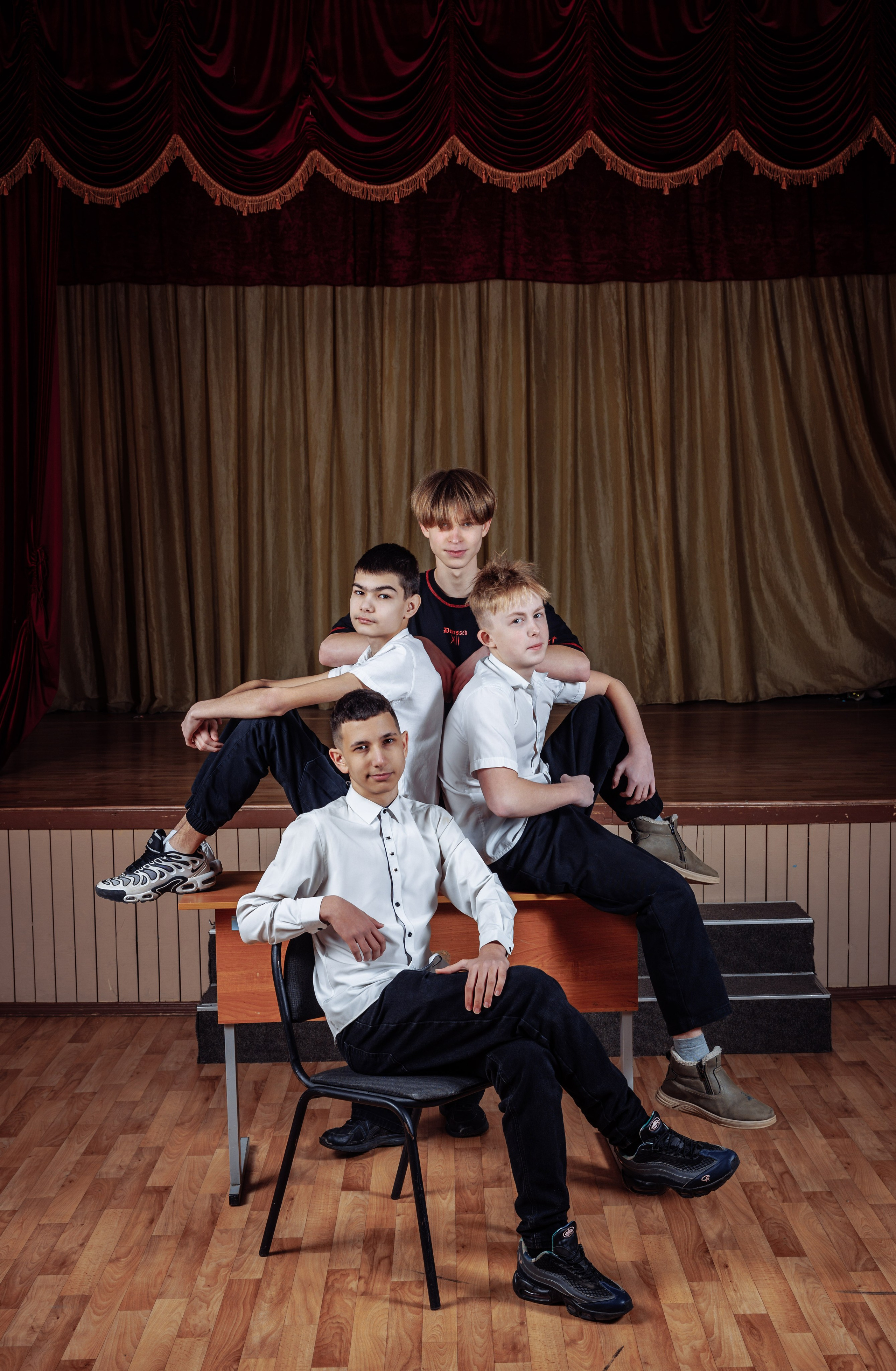 Старшая школа. Выпускные школьные фотоальбомы для школ и детских садов в Волгограде и Волжском