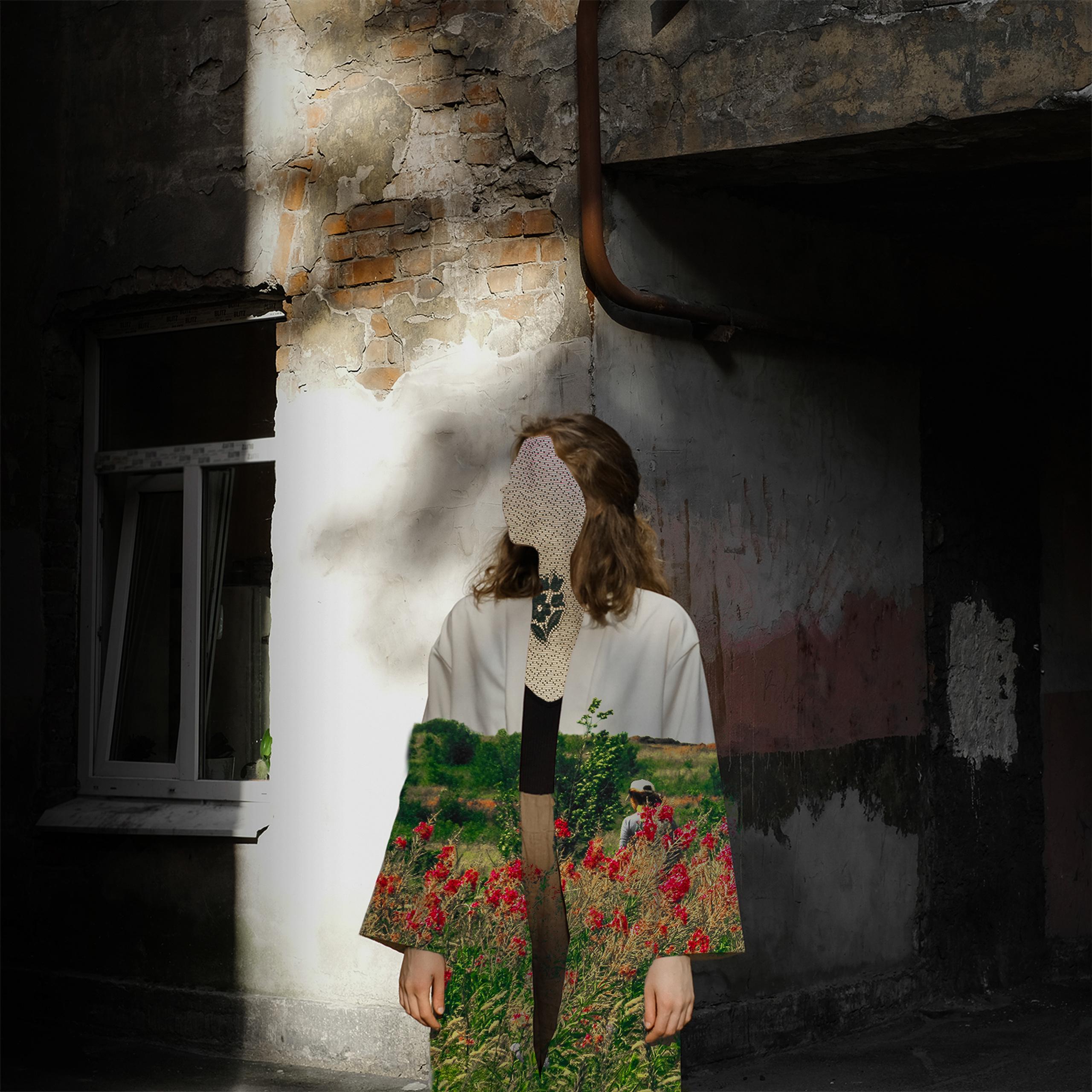 Валерия, 24 года. Родной город: Белебей, республика Башкортостан. Переехала: год назад. «У меня постоянное ощущение, что это всё временно. Пытаюсь себе внушить: надо сначала здесь сделать себе дом, только тогда и можно идти дальше. Я запрещаю себе уезжать».