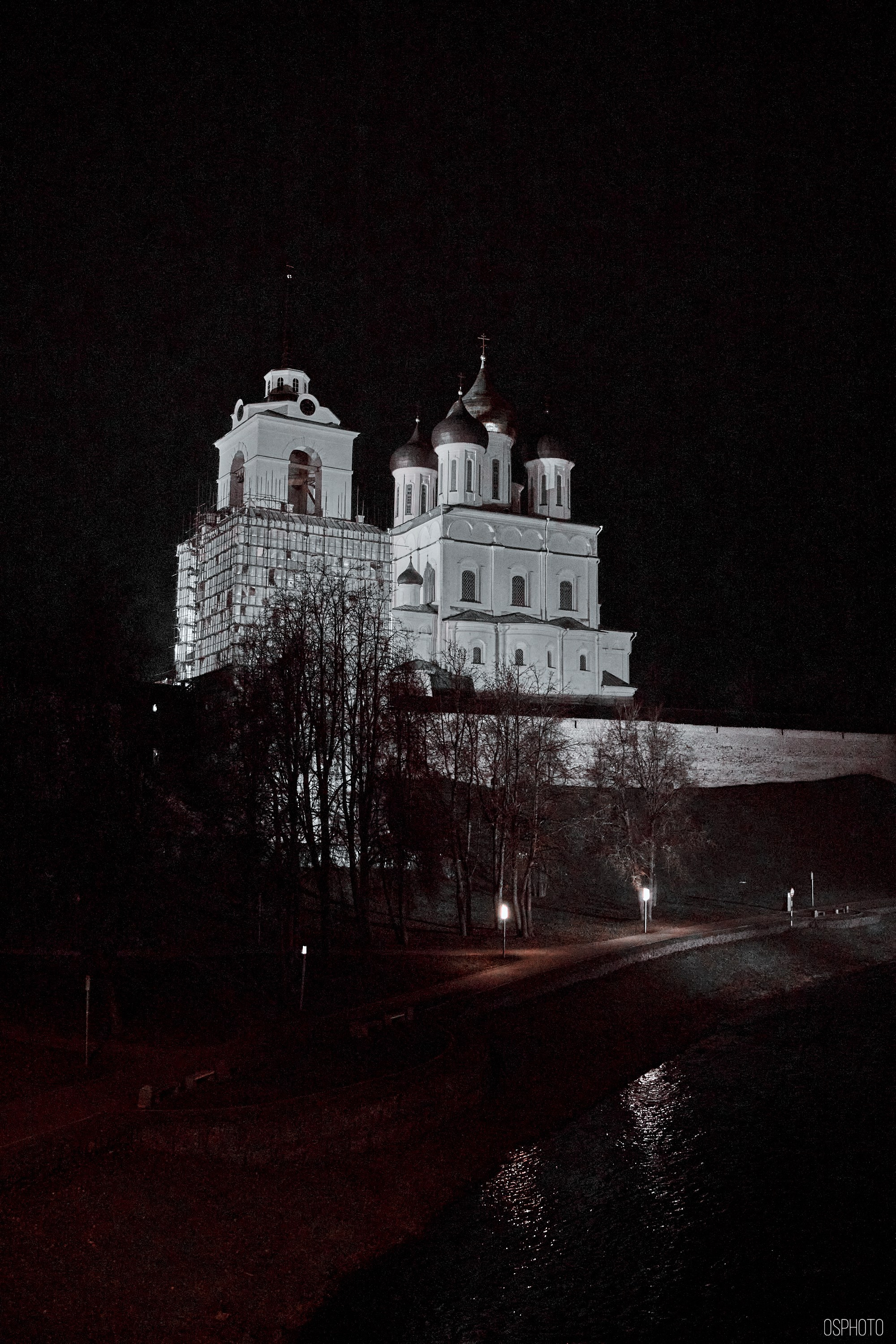 Псков. Ноябрь. Фотографъ Сергѣевъ. Поймать мгновеніе