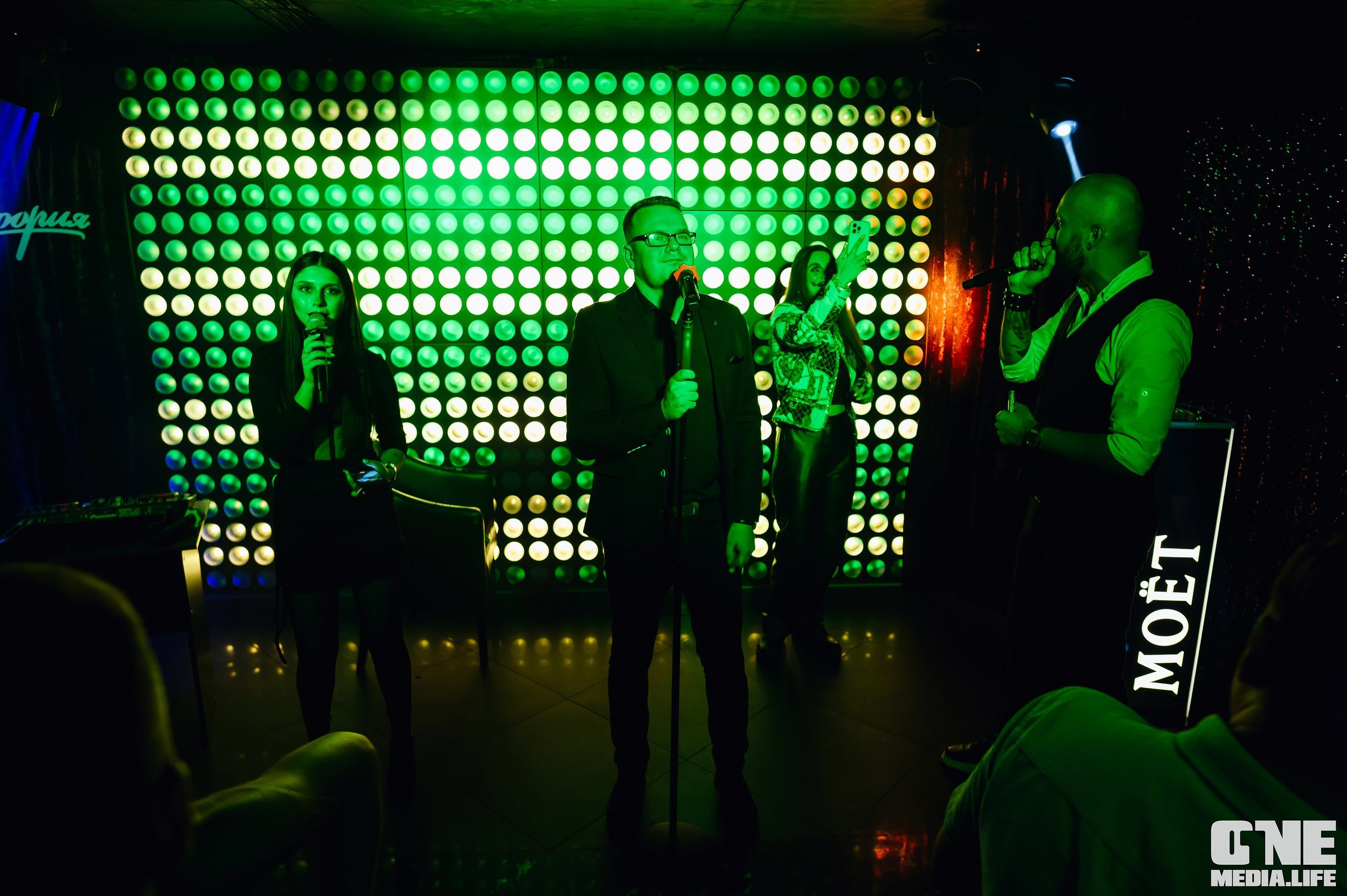 Фоторепортаж из караоке-клуба Эйфория. One Media Life: фоторепортажи, фотоотчеты с мероприятий и заведений