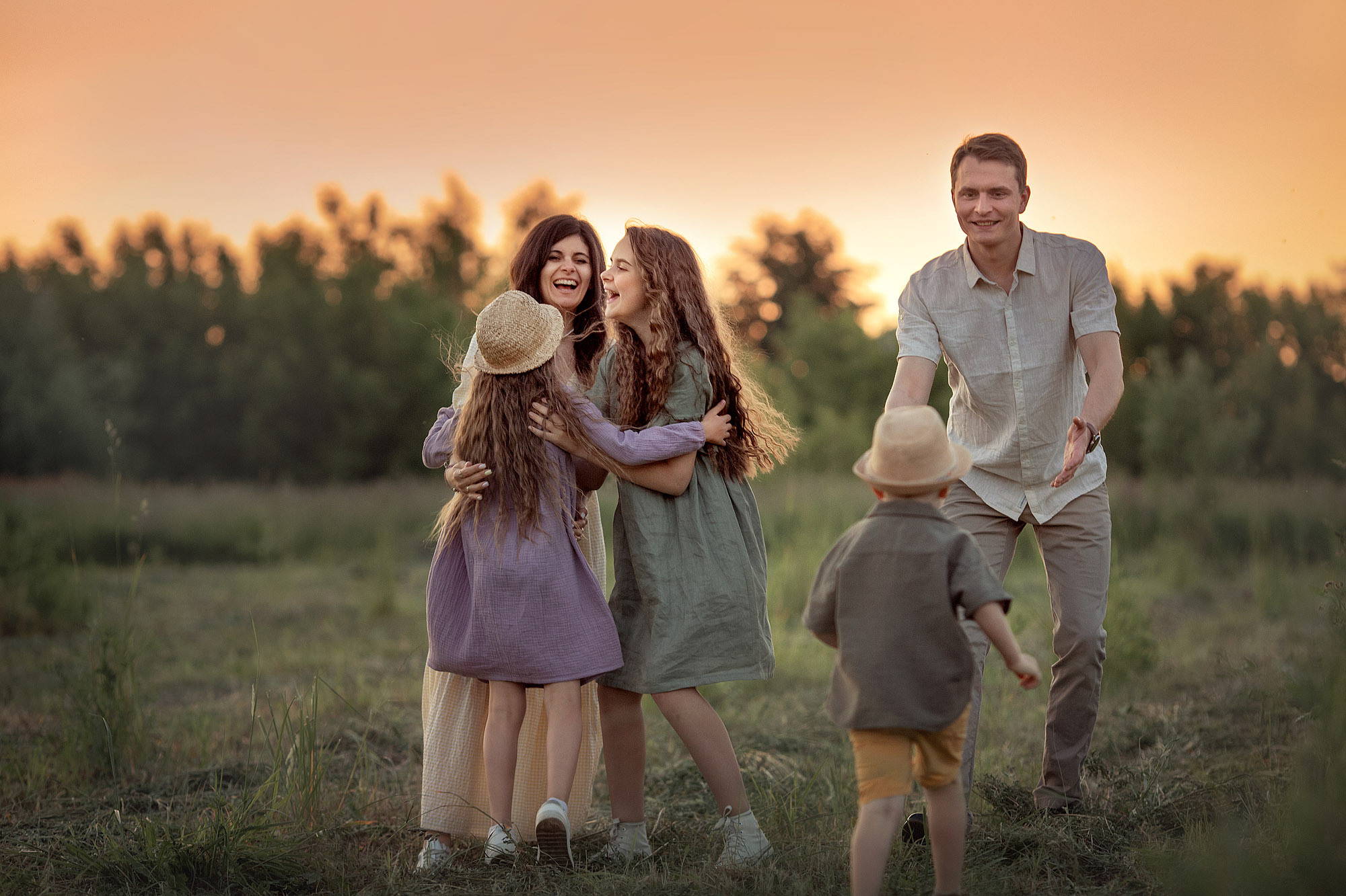Семейная Фотосессия в люпином поле. Семейный фотограф Татьяна Надеждина | Москва, Московская область, Ярославль