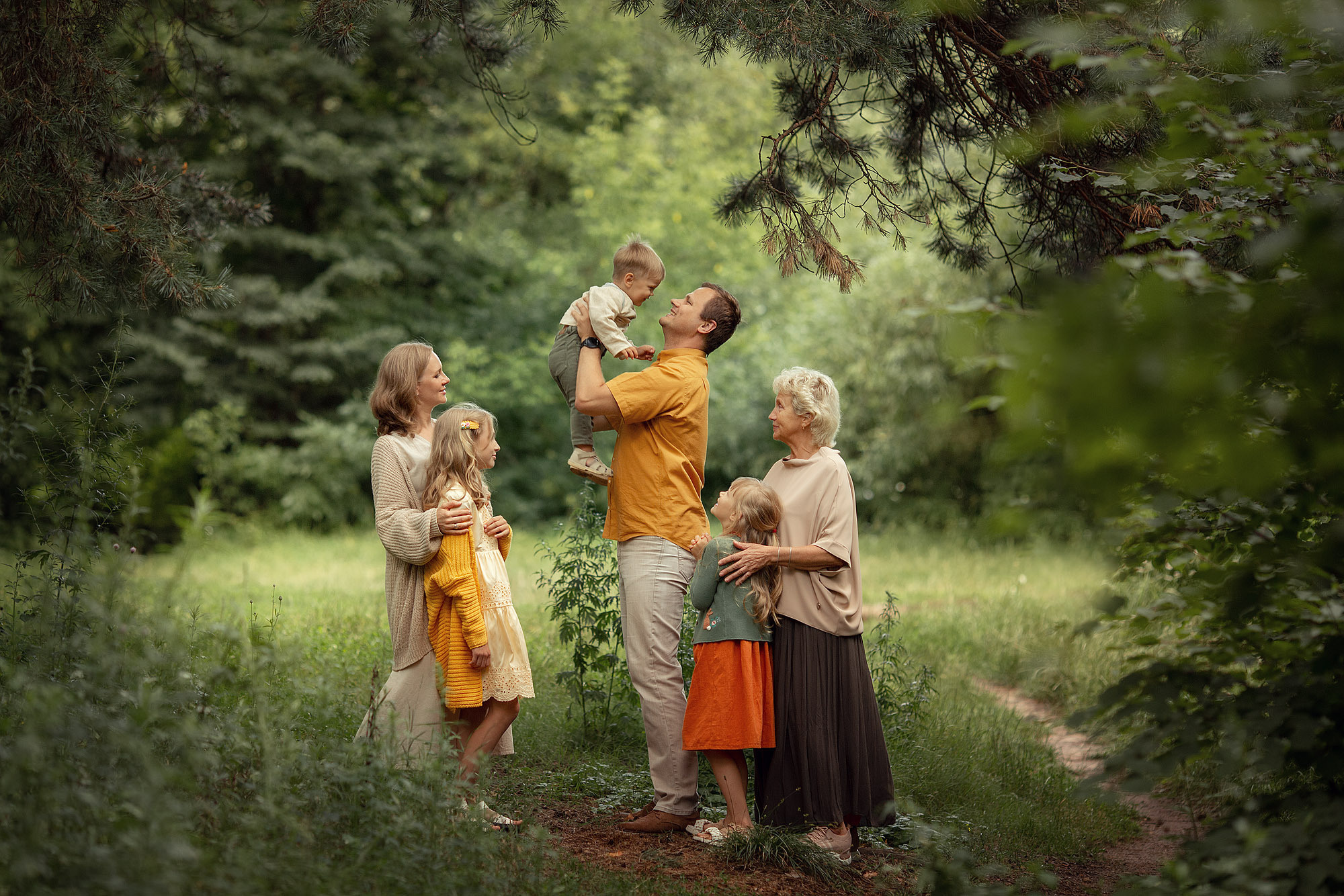 Фотосессия семьи несколько поколений в сосновом бору. Tatyana Nadezhdina Family photographer
