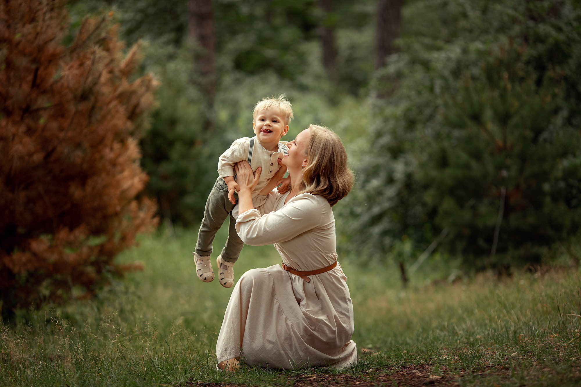 Фотосессия семьи несколько поколений в сосновом бору. Tatyana Nadezhdina Family photographer