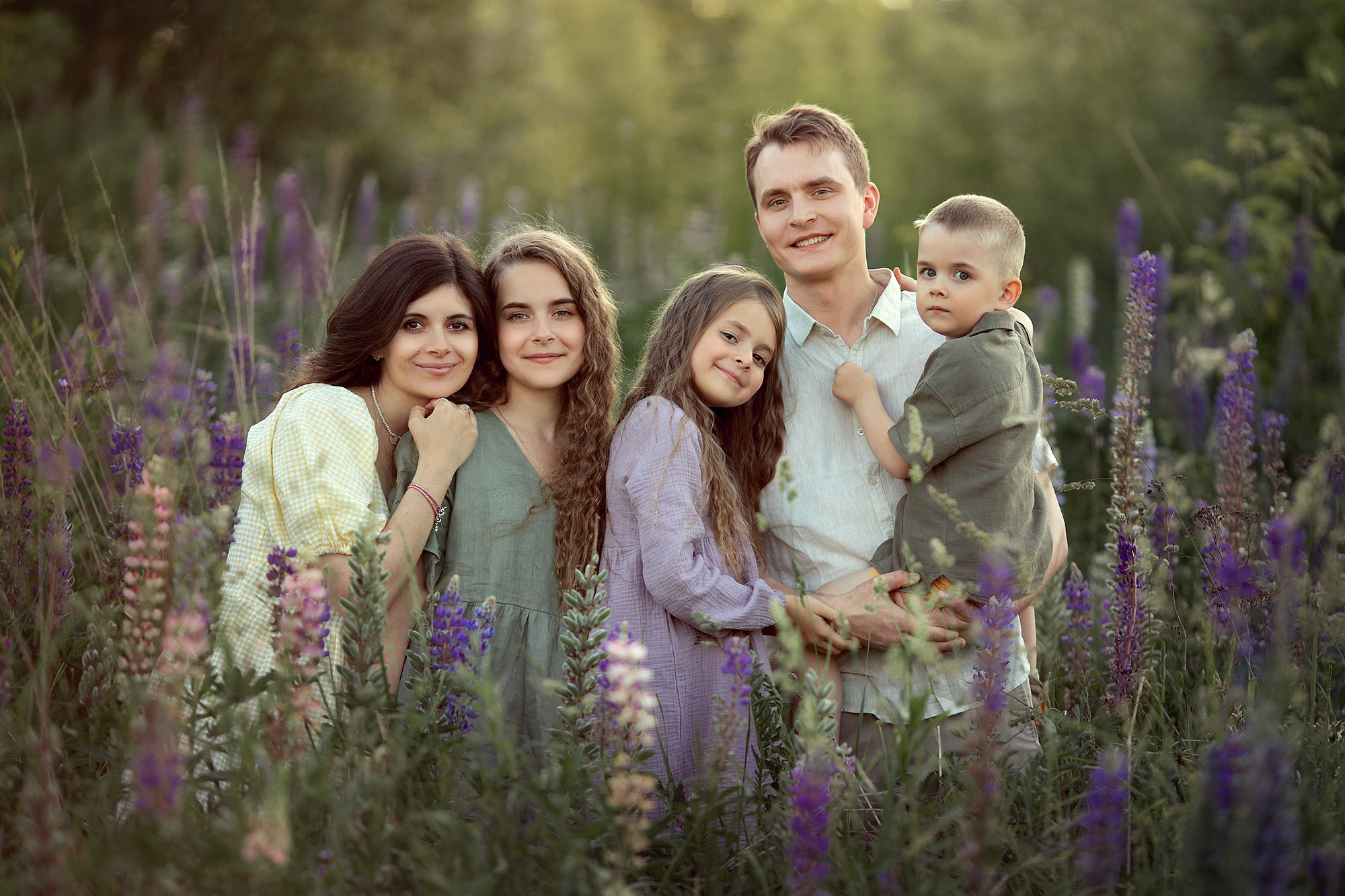 Семейная Фотосессия в люпином поле. Семейный фотограф Татьяна Надеждина | Москва, Московская область, Ярославль