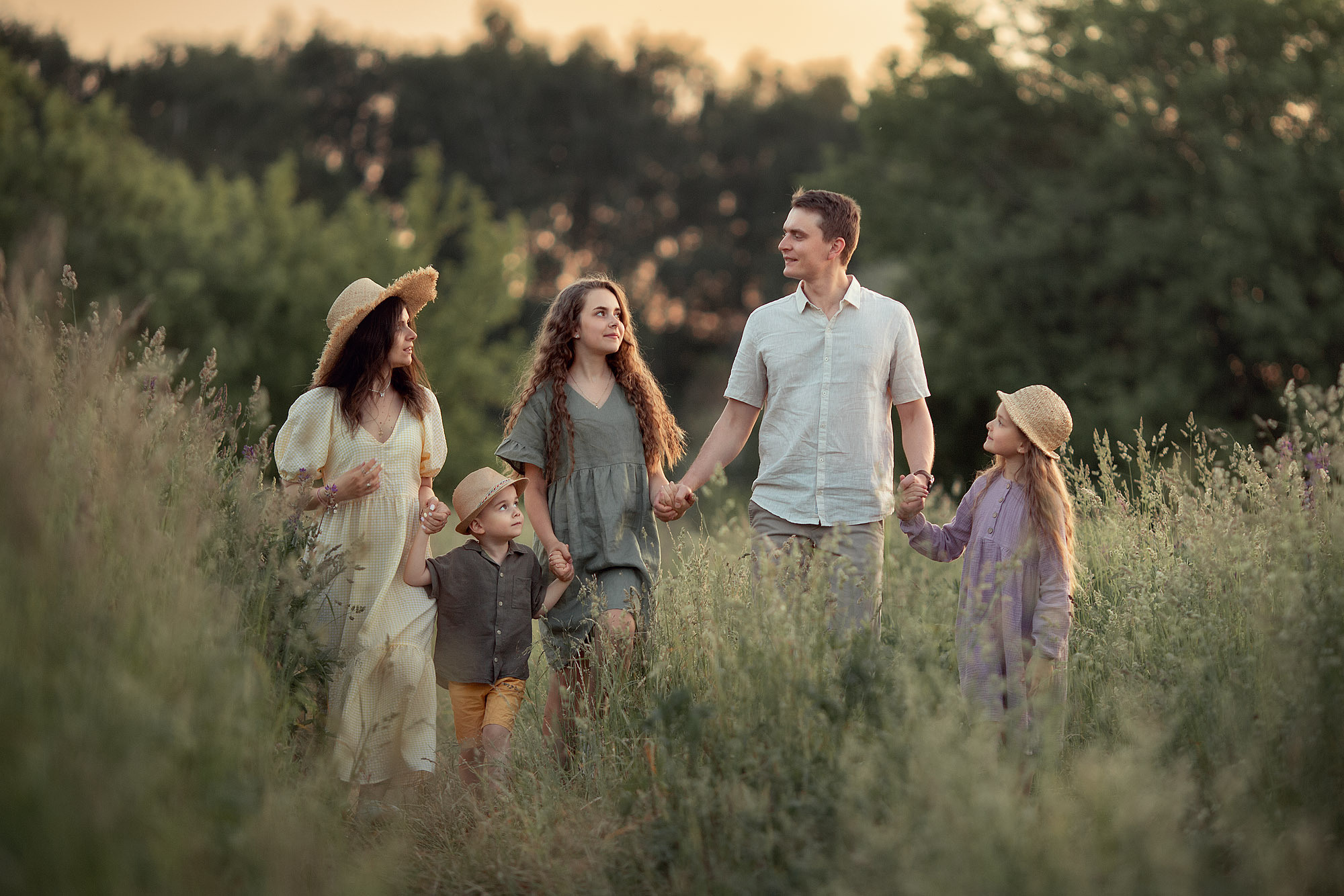 Семейная Фотосессия в люпином поле. Семейный фотограф Татьяна Надеждина | Москва, Московская область, Ярославль