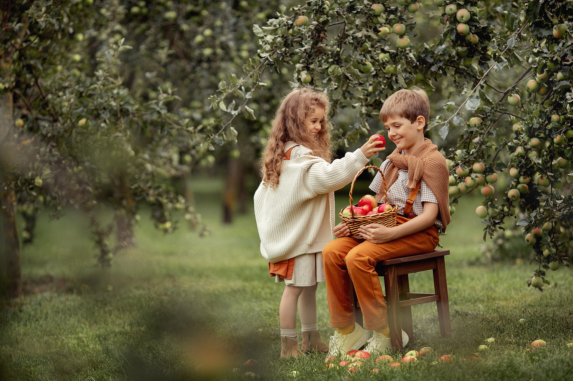 Семейная Фотосессия в яблоневом саду. Tatyana Nadezhdina Family photographer