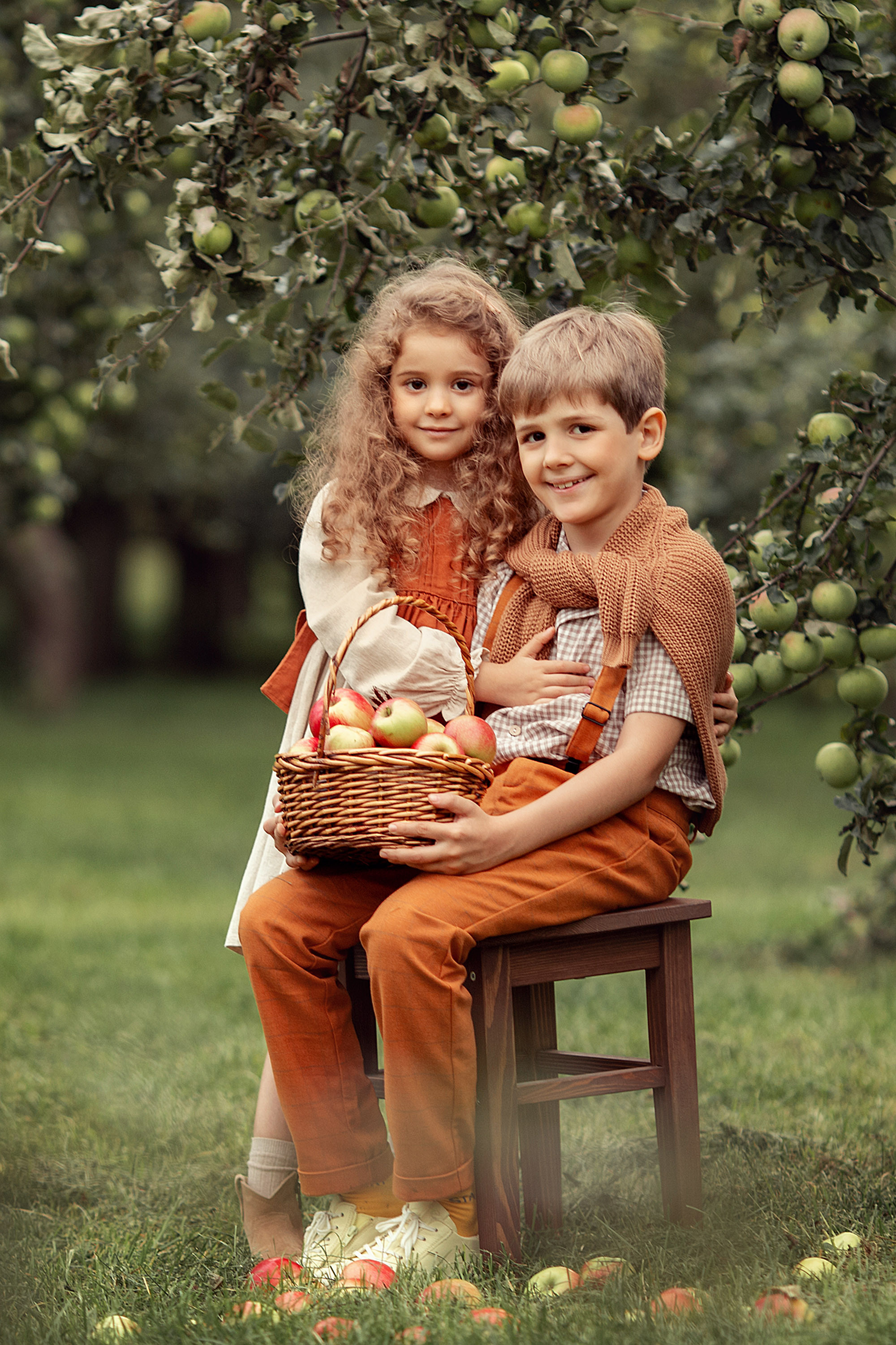 Семейная Фотосессия в яблоневом саду. Tatyana Nadezhdina Family photographer