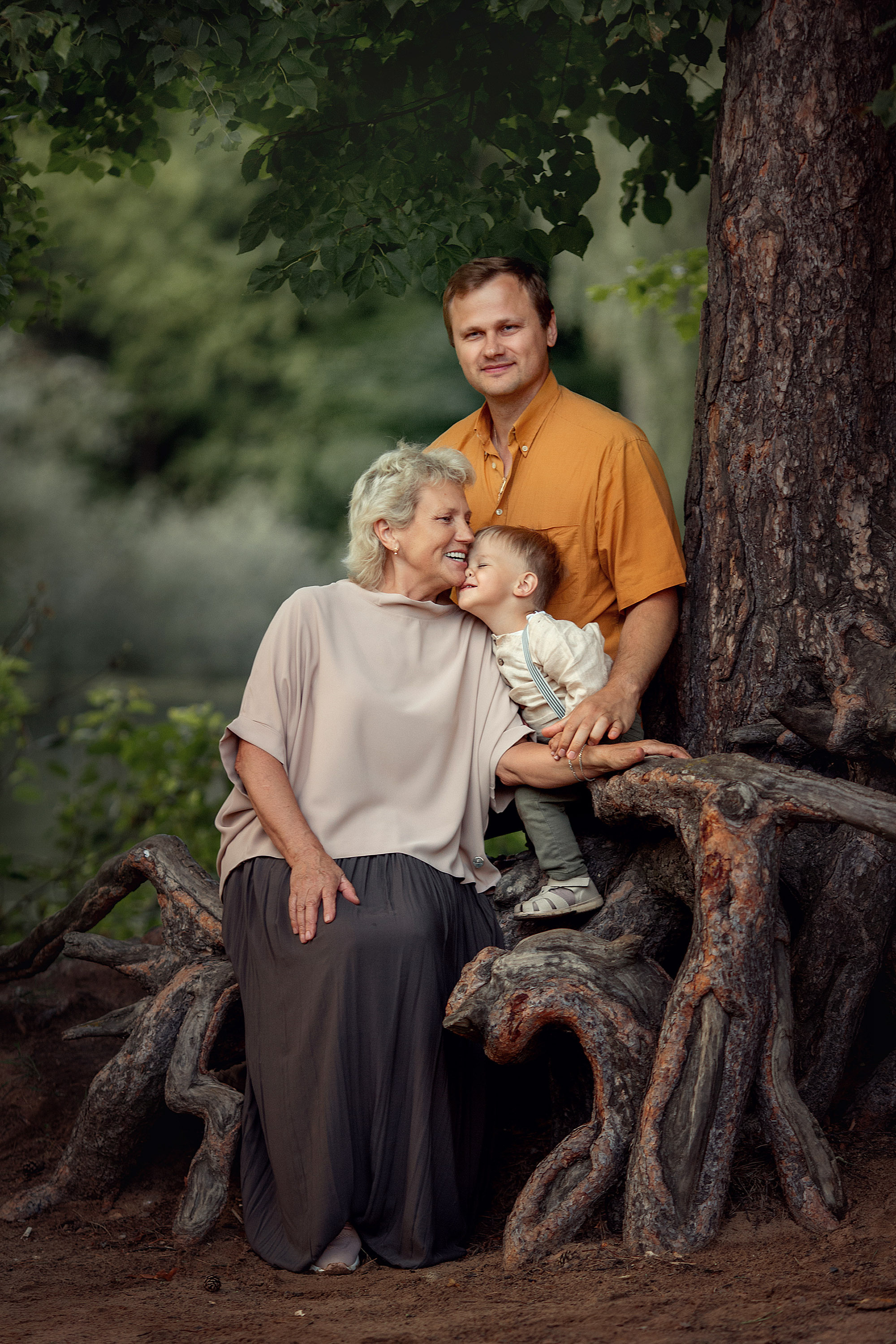 Фотосессия семьи несколько поколений в сосновом бору. Tatyana Nadezhdina Family photographer