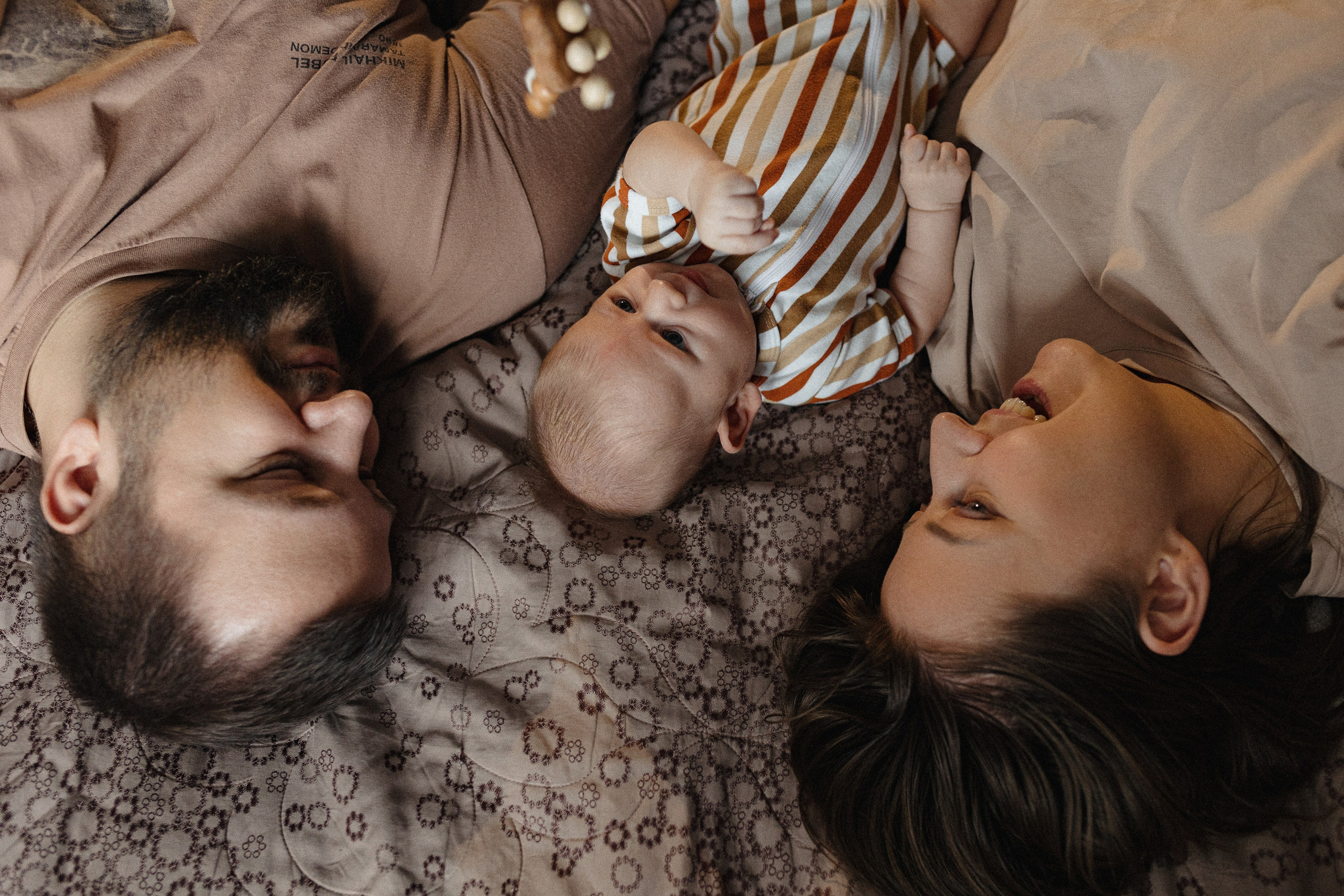 Домашняя семейная фотосессия с малышом. Портретный и семейный фотограф в Москве Мария Рослякова