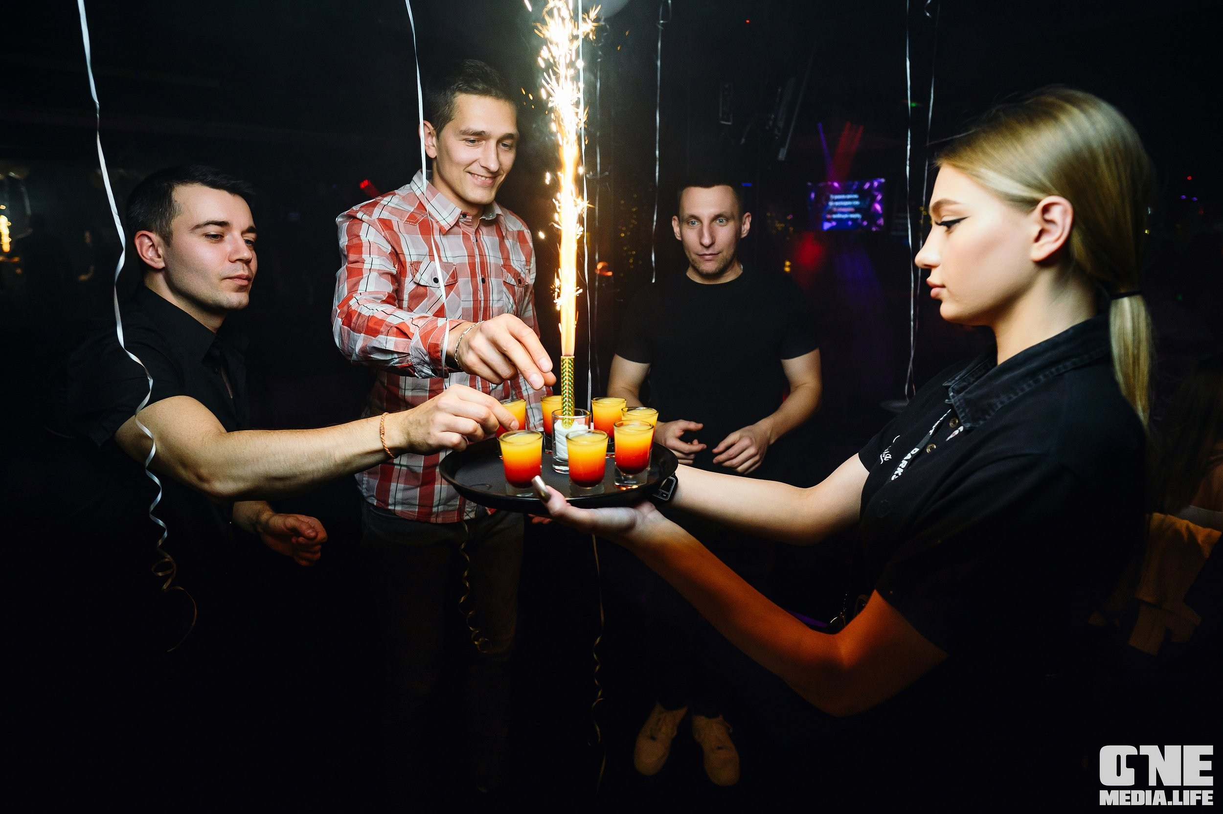 Фоторепортаж из караоке-клуба Эйфория. One Media Life: фоторепортажи, фотоотчеты с мероприятий и заведений