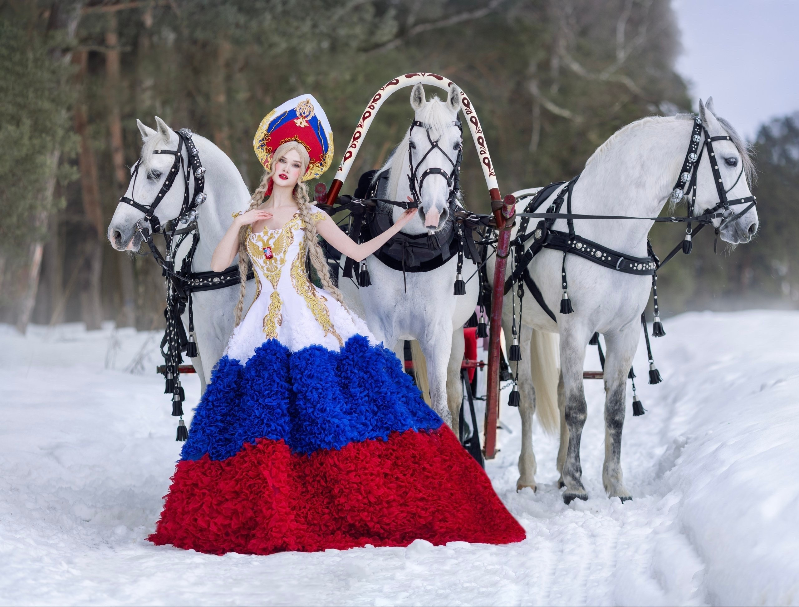 Россия. Русские народные костюмы в Москве
