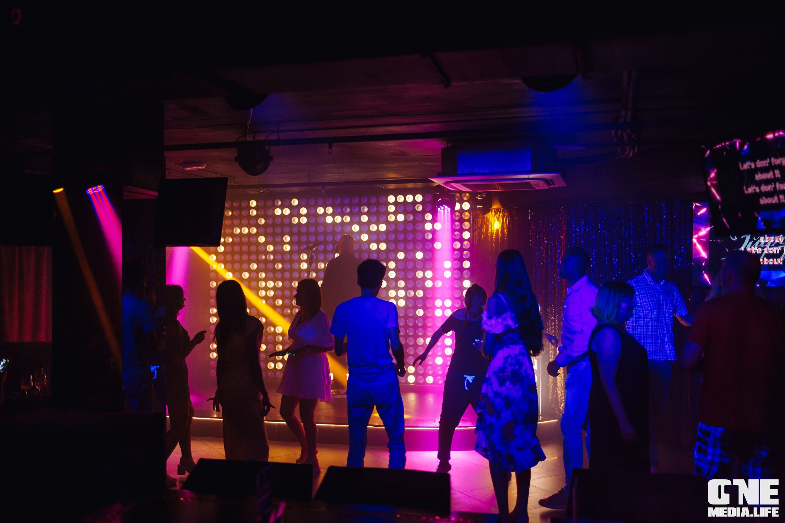 Фоторепортаж из караоке-клуба Эйфория. One Media Life: фоторепортажи, фотоотчеты с мероприятий и заведений