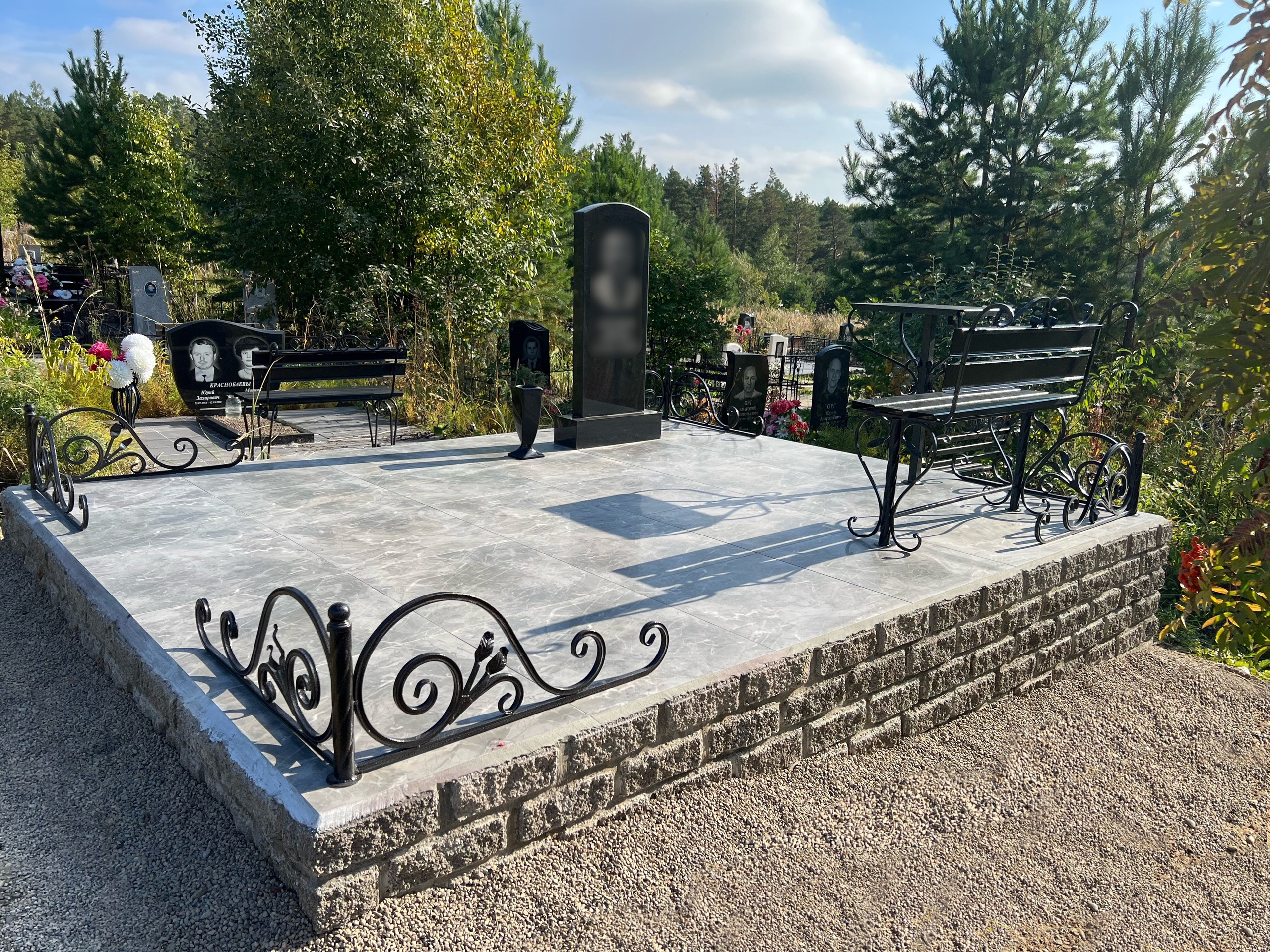 ГРАНИТ26 Ритуальные услуги Железногорск. Благоустройство могил, продажа памятников