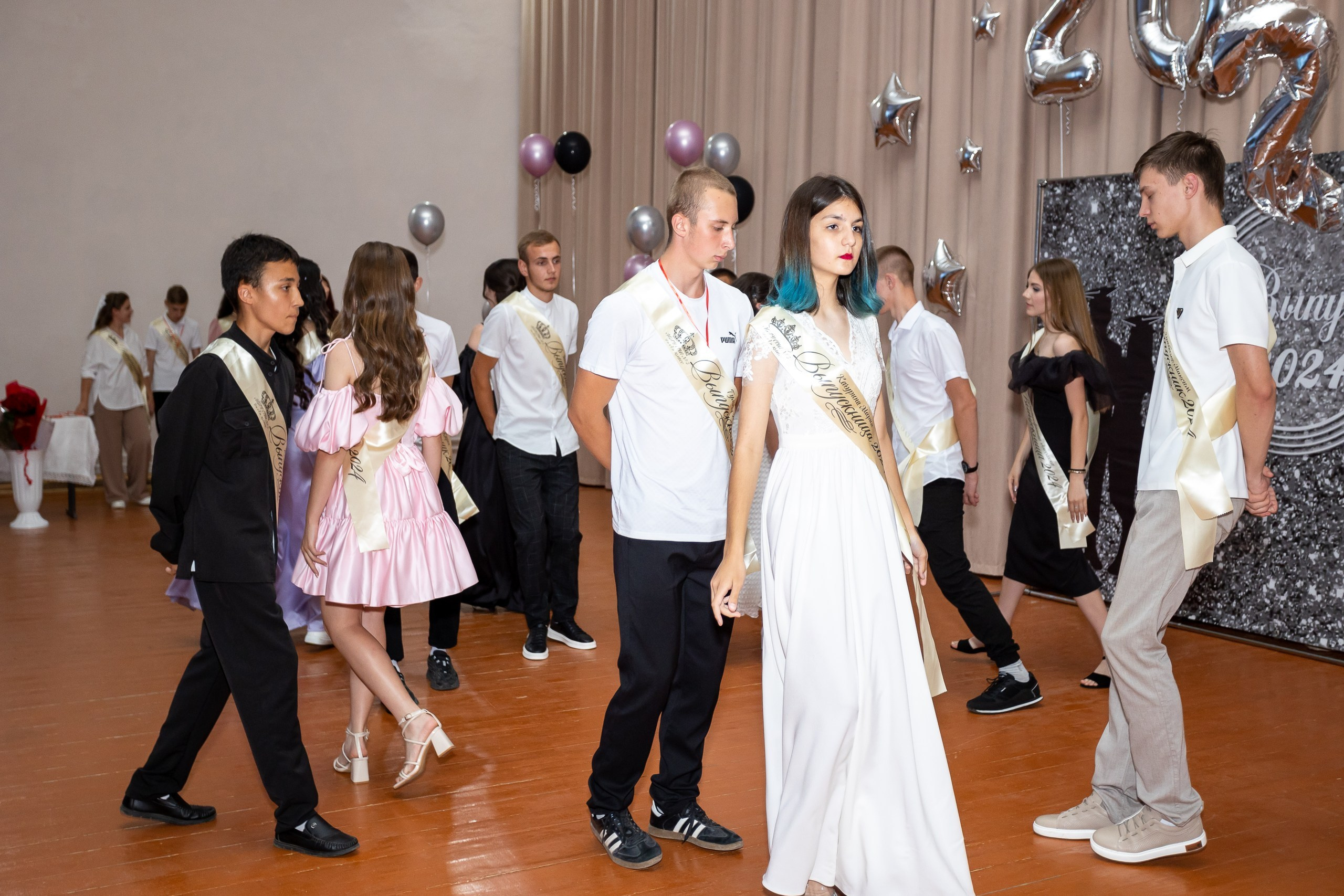 Вручение аттестата 2024 г. Выпускные альбомы Майкоп, Краснодар Елена Золотарева