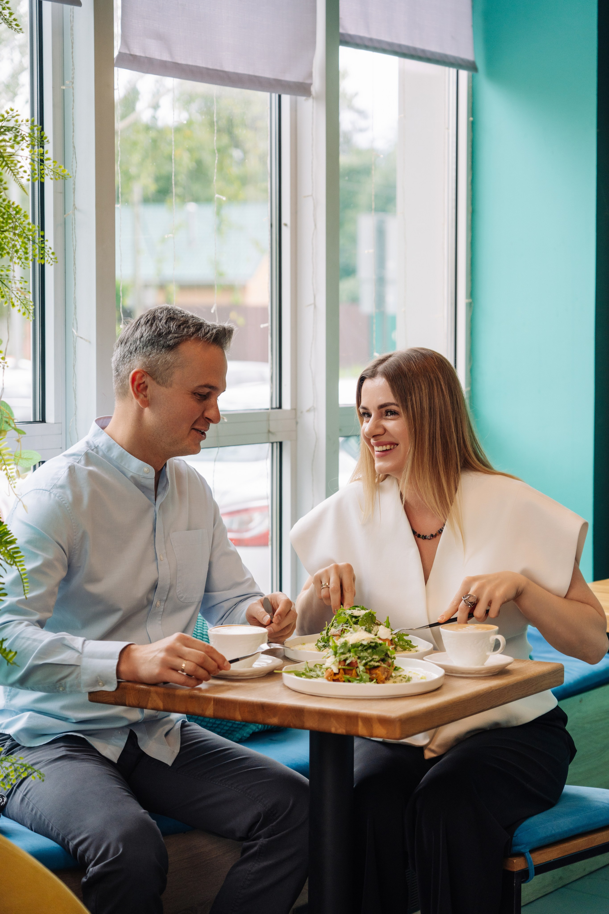 Интерьер кафе Black Hot Coffe (сеть кафе в Королеве)