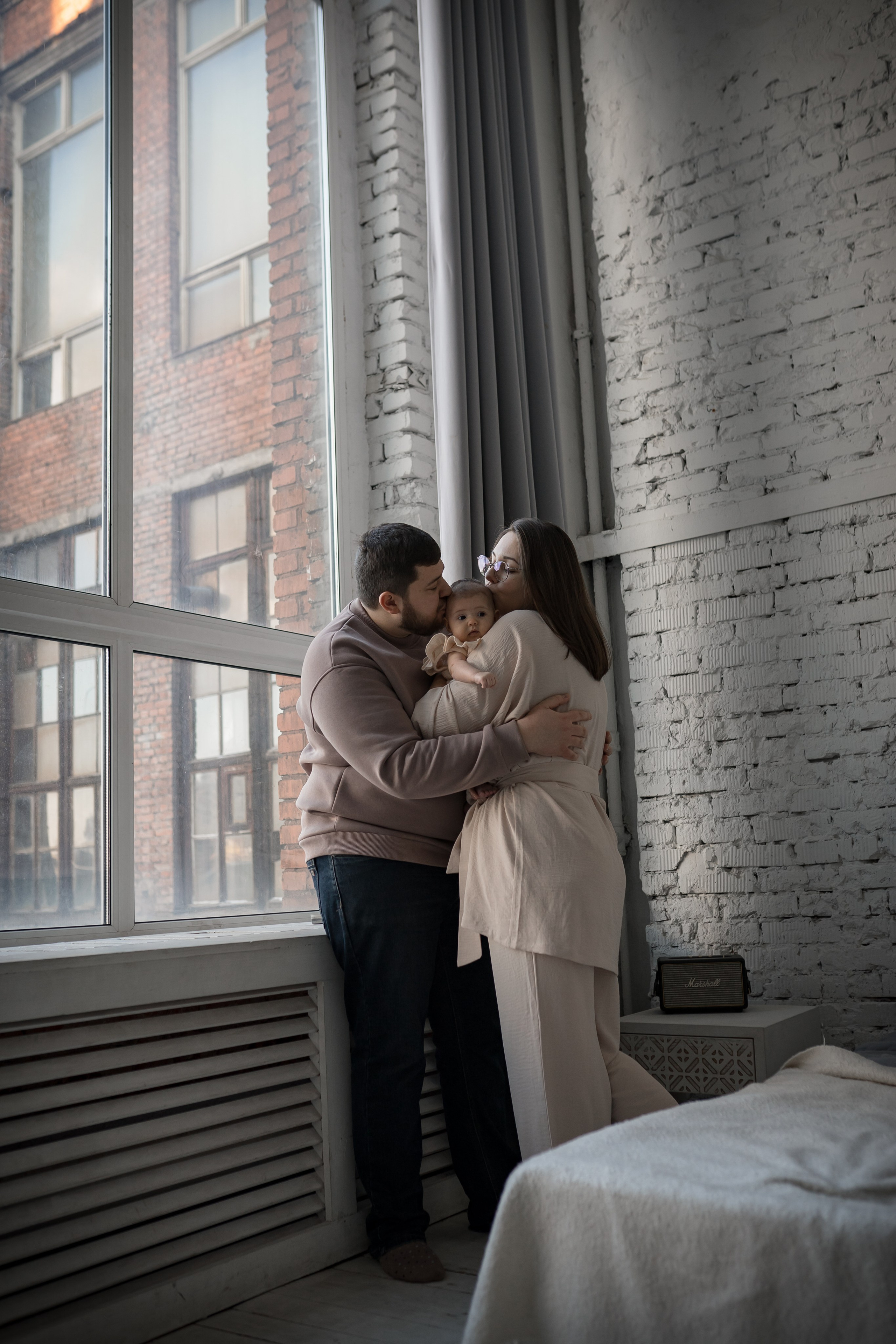 Семейная фотосъемка новорожденной. Фотограф Крещения и Венчания в Москве