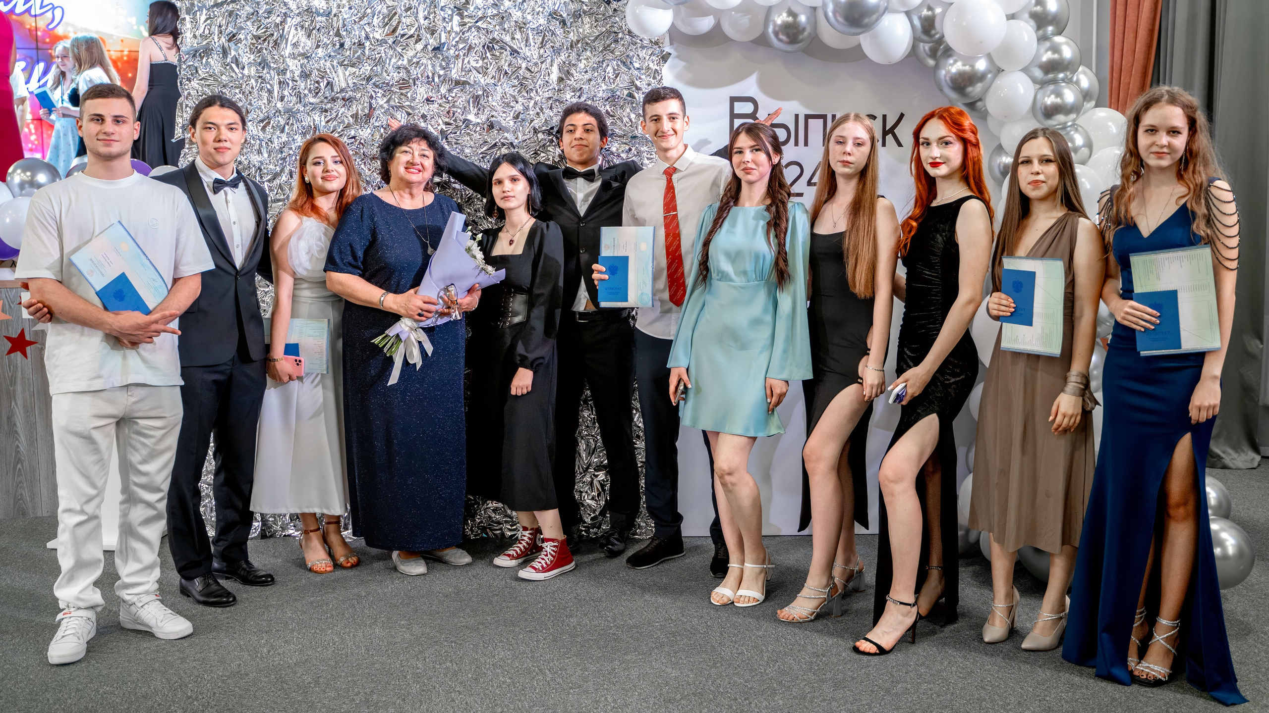 Школа 106_Вручение аттестатов 11классы_2024 г. Фотографы из солнечного Краснодара Вадим и Надежда Митус