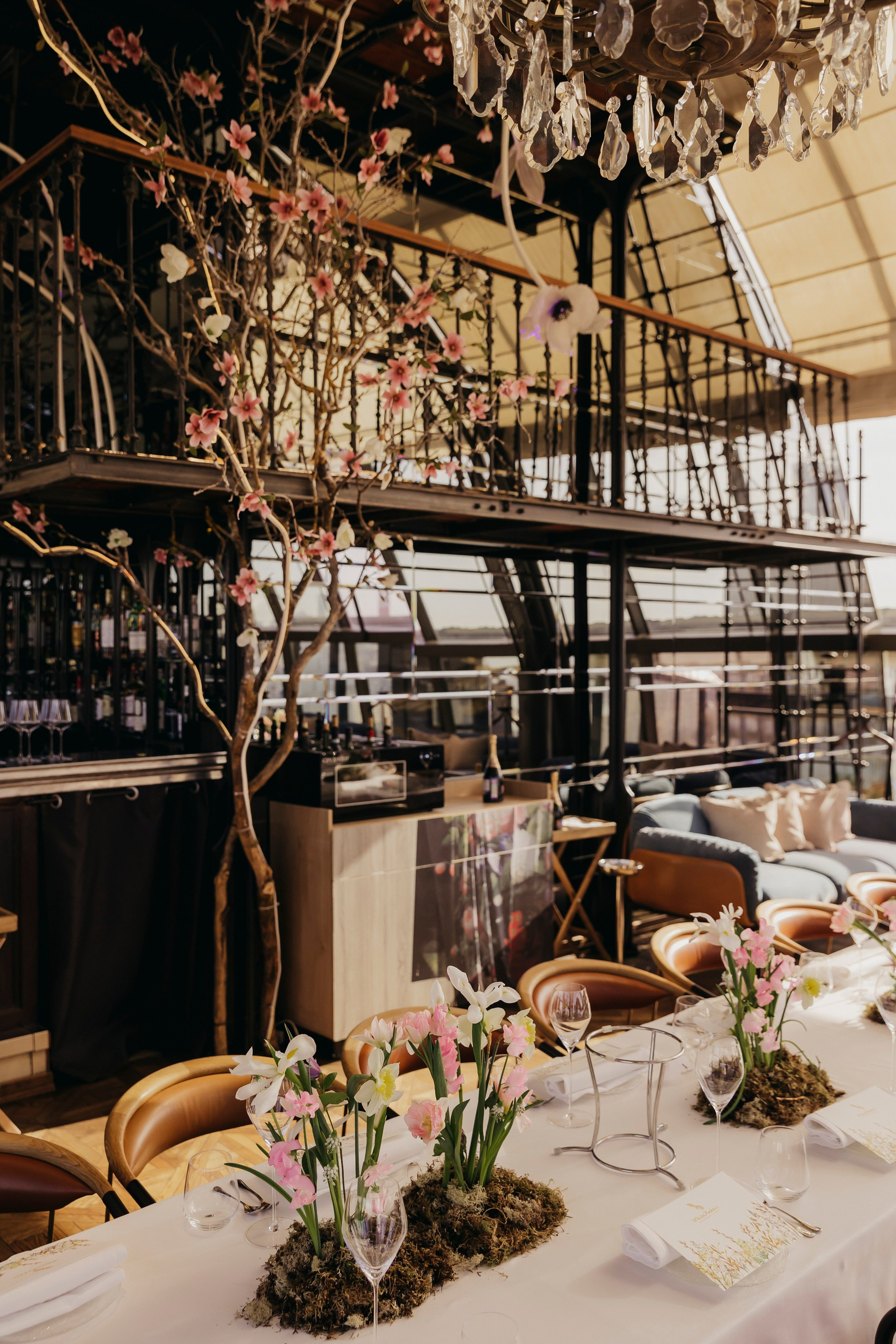 White Rabbit brunch by Irina Zarkova. «Птичка на проводе»: информационный портал в Москве