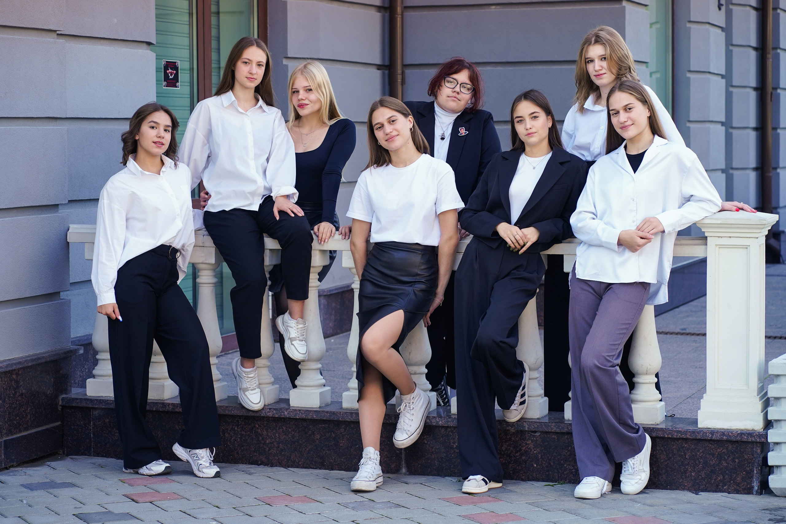 Выпускные альбомы 11 класс 76 школа Фотосессия на улице и в школе. Семейный и портретный фотограф в Екатеринбурге Анна Лобанова