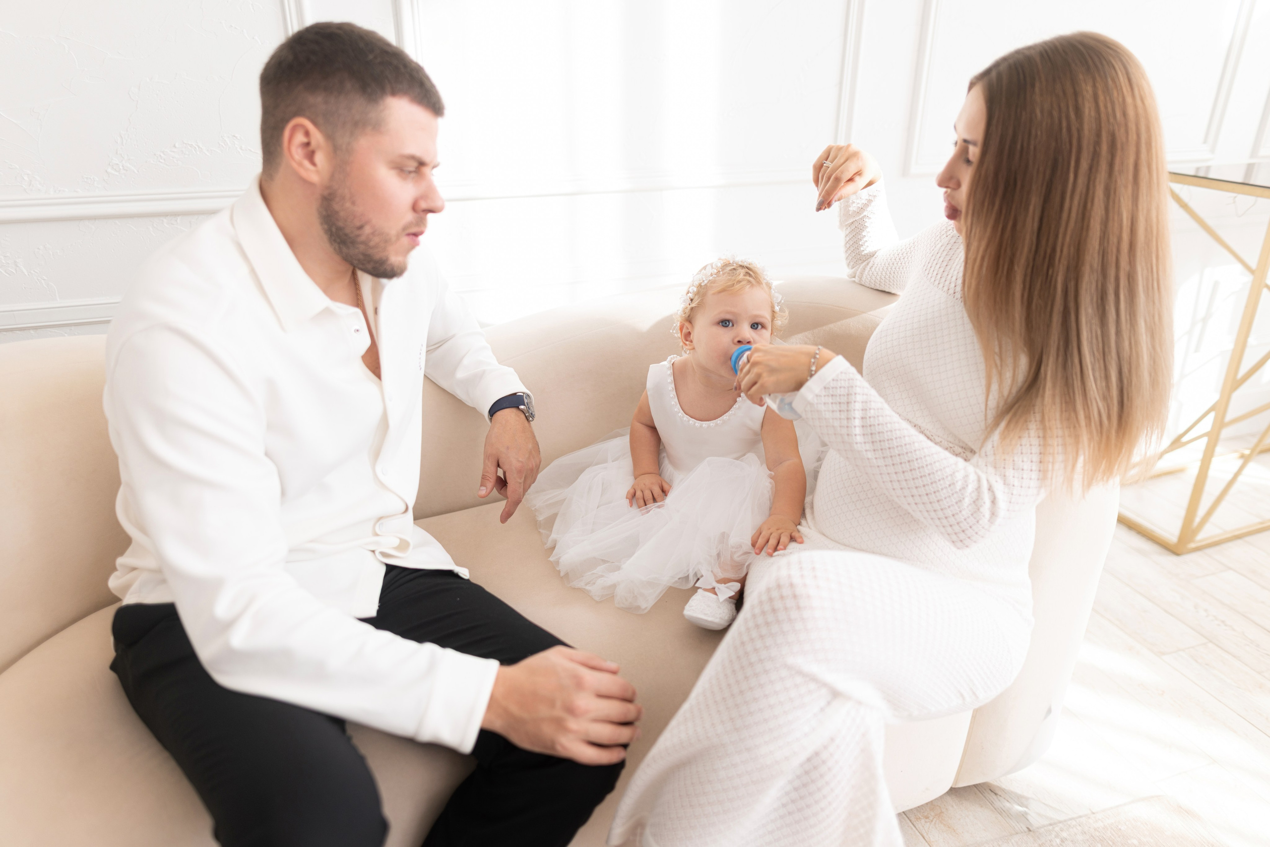 Семейная съемка для Яны и Дани в интерьере. Дмитрий Шульгин, портретный фотограф в Воронеже