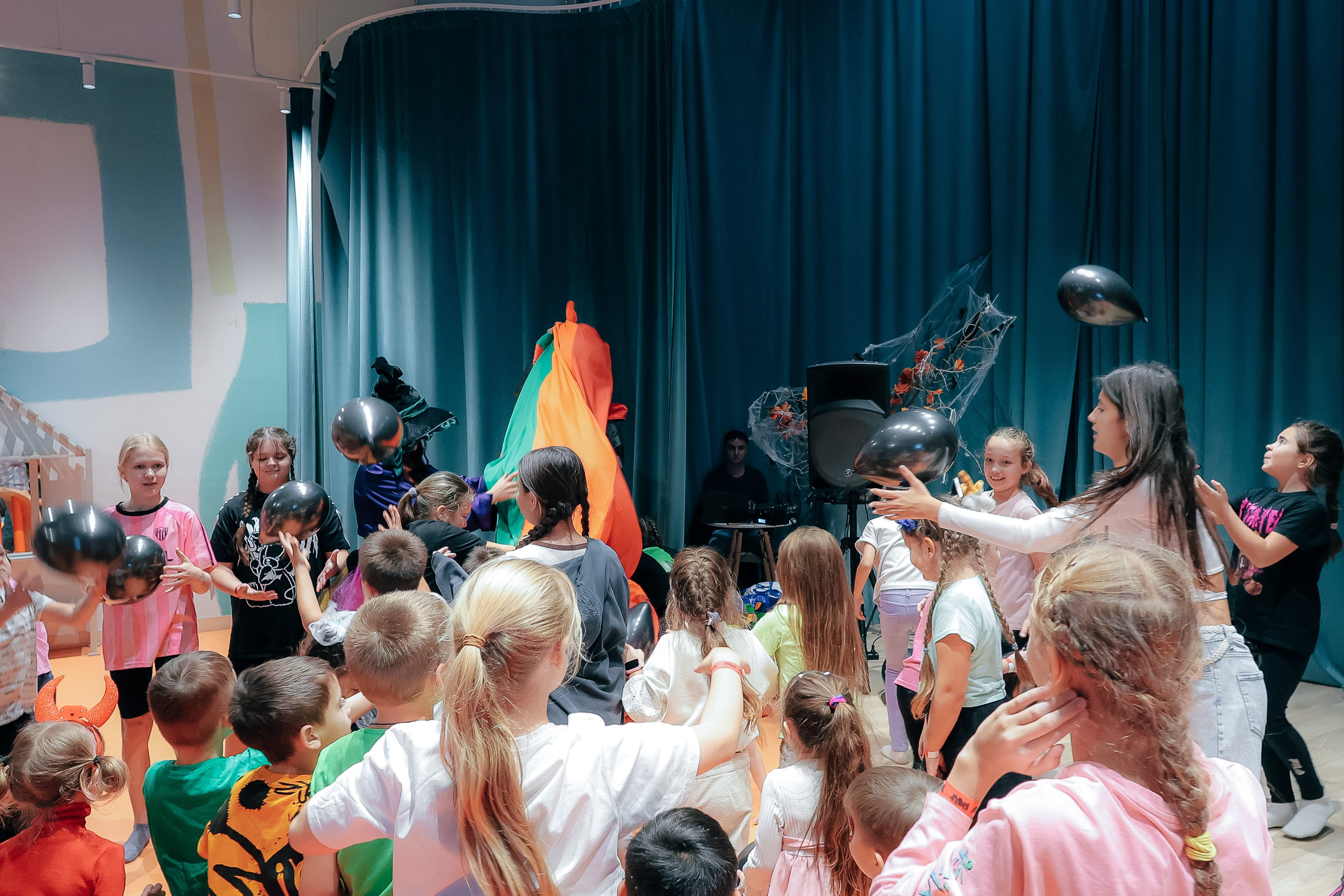 02.11 Halloween в Zhooki Park. Команда специалистов в мире фотографии и видео. Детский фотограф, семейный фотограф