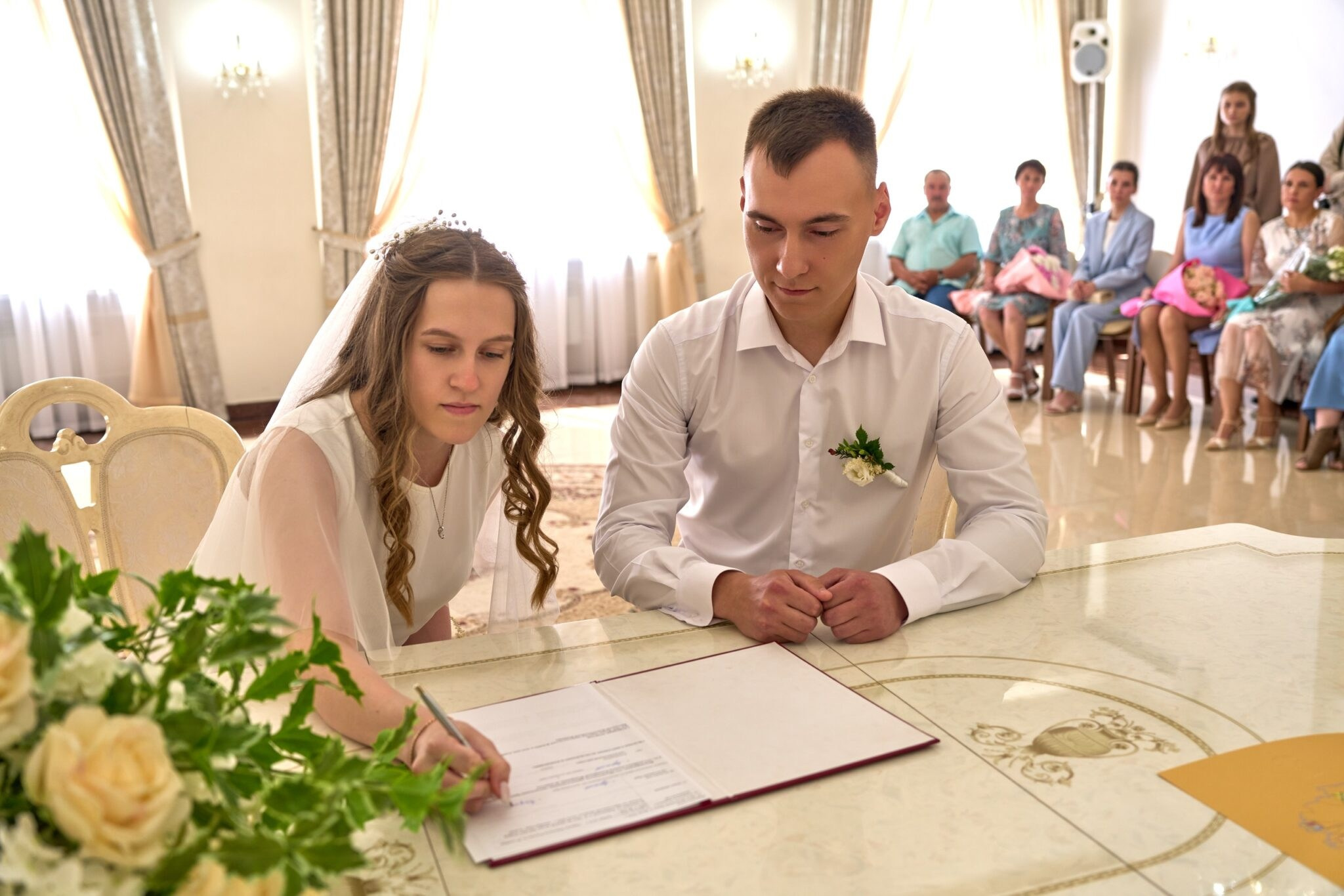 В нашей студии мы снимаем ролики на хромакее (зеленом фоне). Фото и видеосъёмка в Ярославле | Студия The One — от 2500 ₽/час