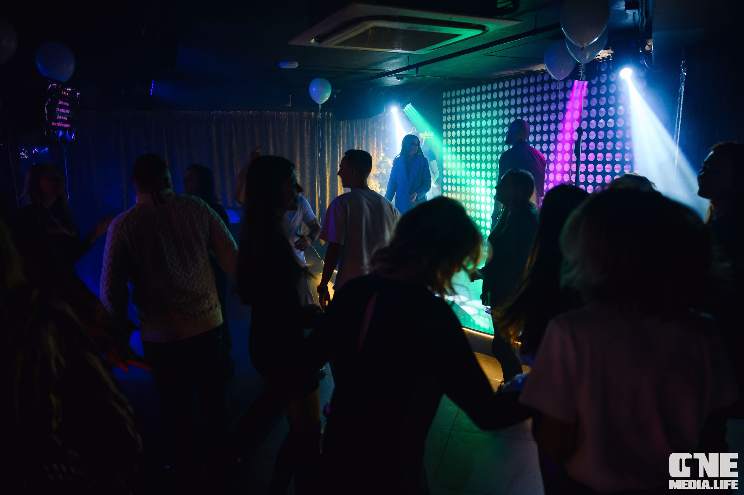 Theater Show в караоке-клубе Эйфория. Часть 2. One Media Life: фоторепортажи, фотоотчеты с мероприятий и заведений