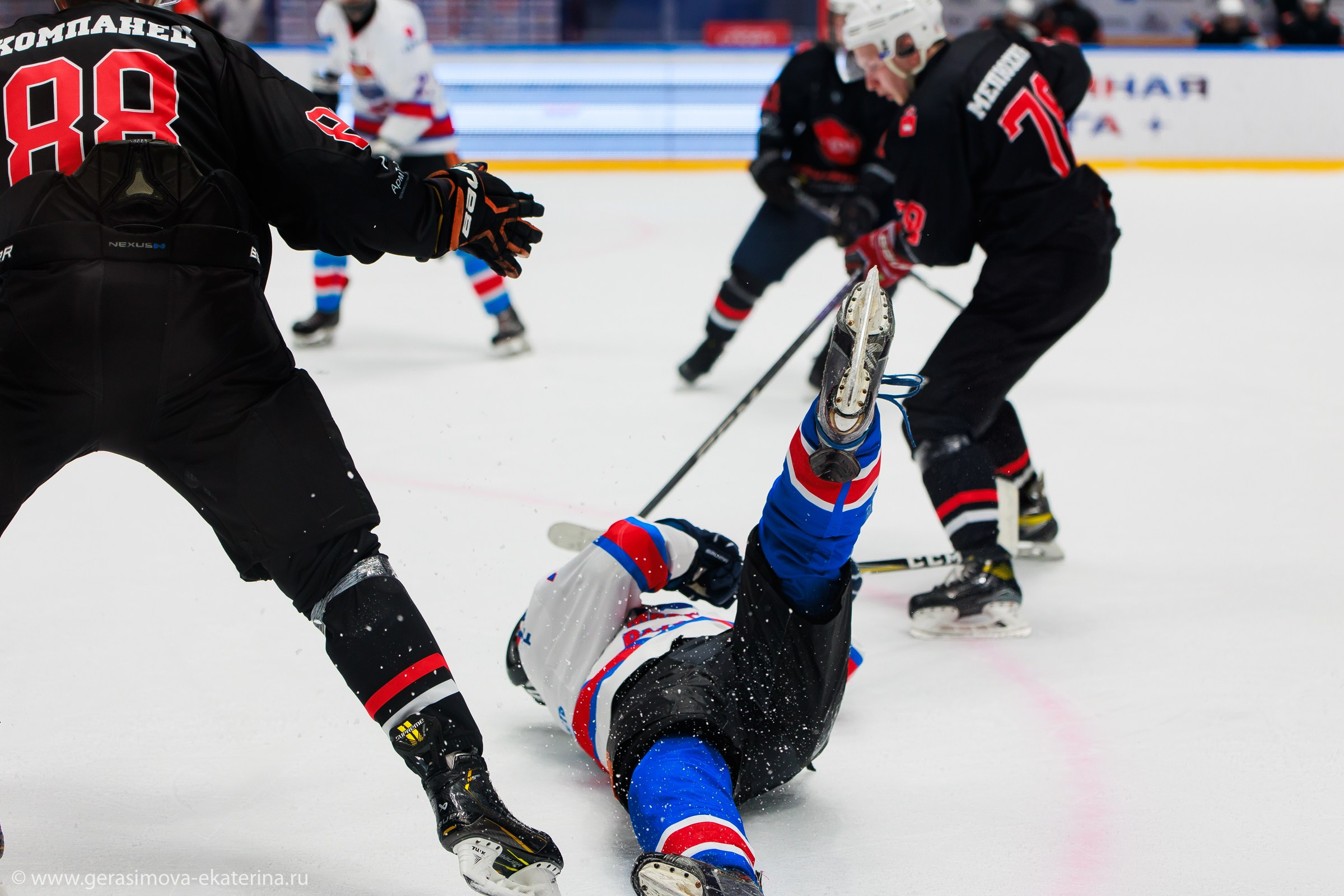 13 Ночная Лига 2024 — фестиваль хоккея. Фотограф Лодейное Поле Екатерина Герасимова в Санкт-Петербурге и Лен. области