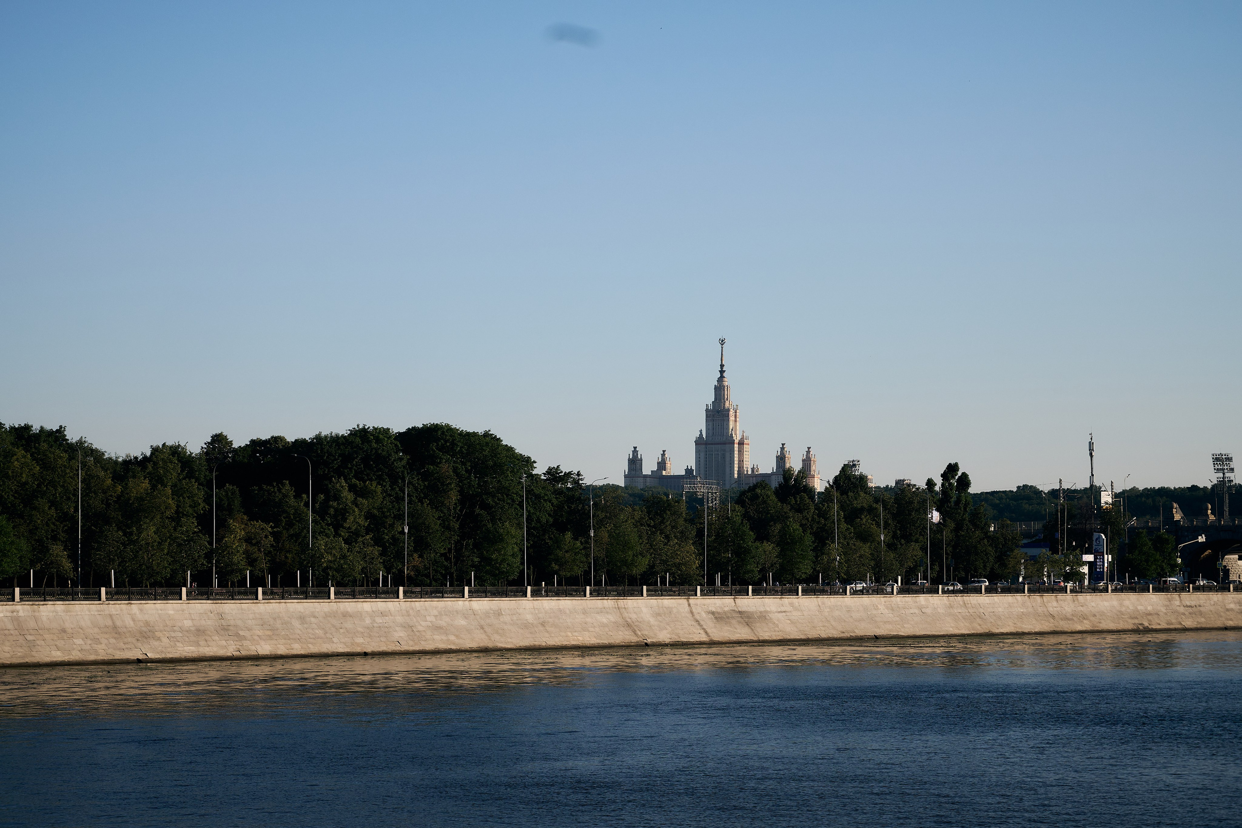 Прогулка на кораблике по Москва-реке. Фотограф Роман Адлер