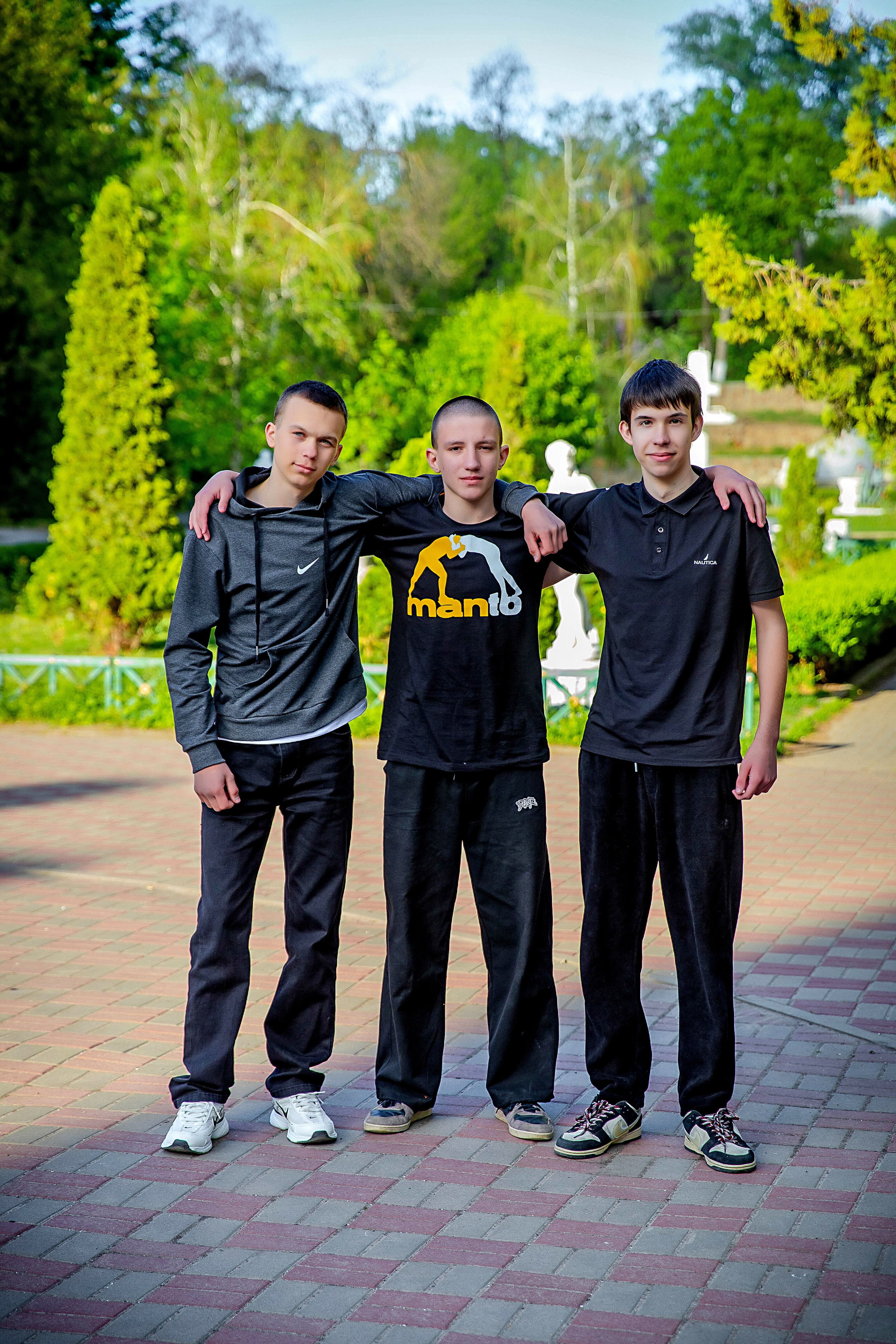 Выпускные (школьные) альбомы (книги) в Ростове-на-Дону. Современные Выпускные Альбомы в Ростове-на-Дону