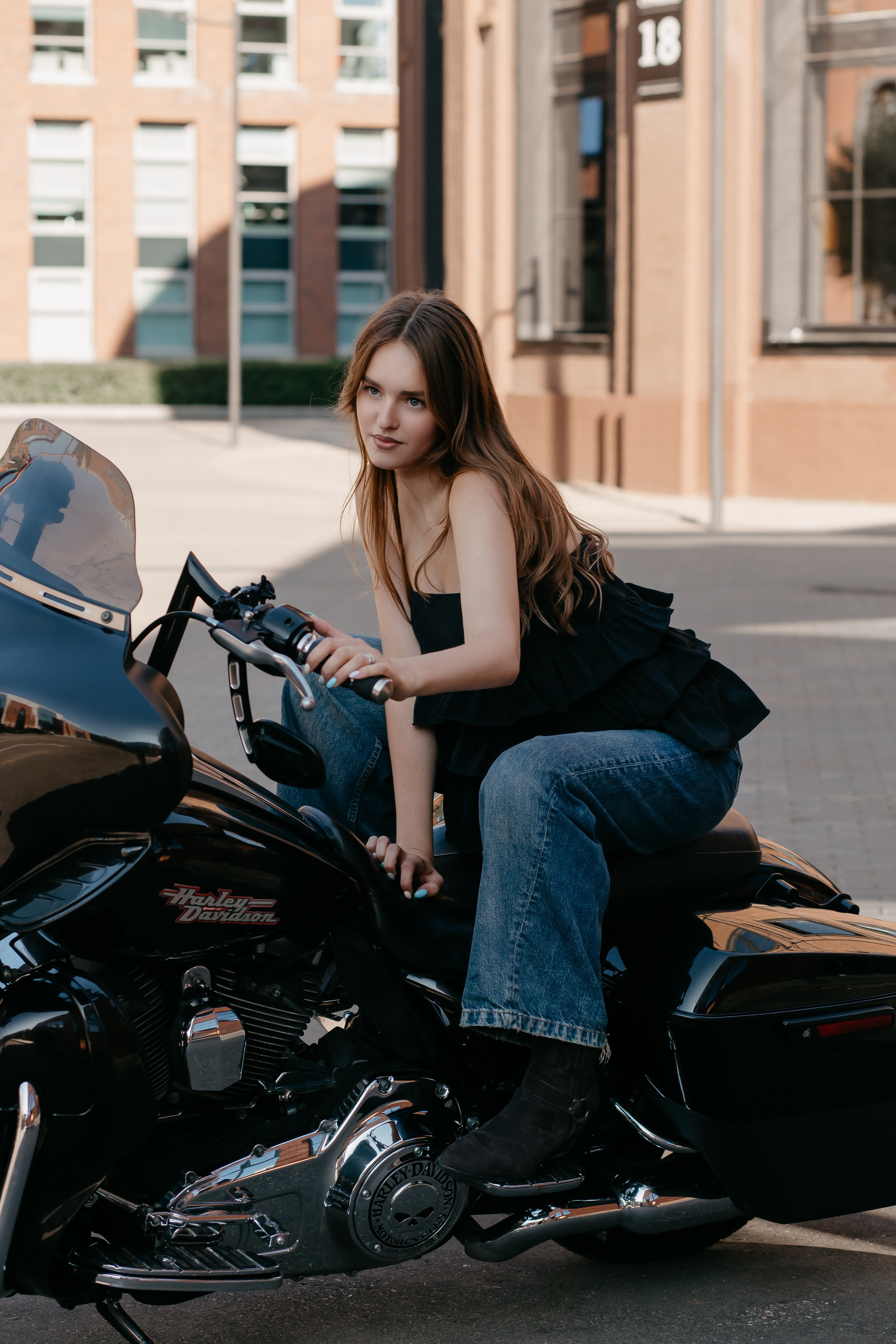 фотосессия с мотоциклом, фотосессия с Harley-Davidson, фотосессия с Harley, фотодень Москва, фотодень с мотоциклом, фотосессия Москва, женская фотосессия Москва, стильная фотосессия, фотосессия для личного бренда, необычная фотосессия, байкерская фотосессия, фотосессия в стиле Harley, фотосессия для девушки, фотосессия с байком, контент-съёмка Москва, брендовая фотосессия, атмосферная фотосессия, fashion фотосессия Москва, Катерина Сысуева, rina_sphoto