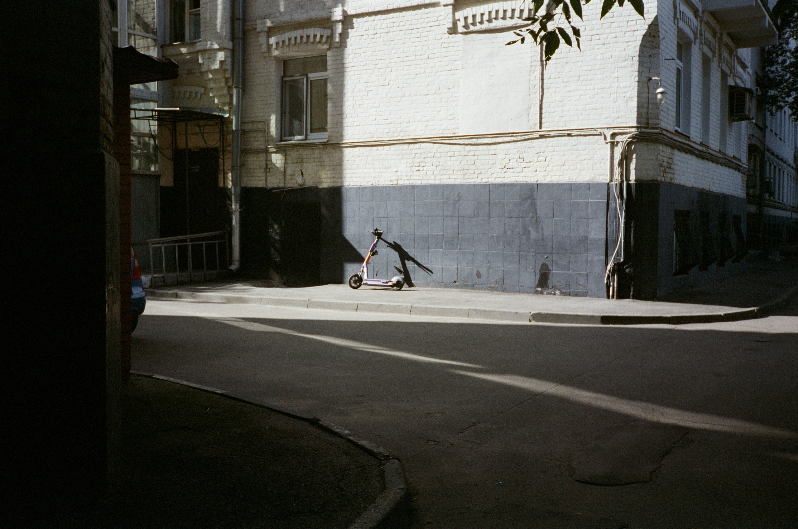 Групповые прогулки с пленочной фотокамерой по Москве. Плёночный фотограф, заказать фото на плёнку в Москве — Георгий Романов