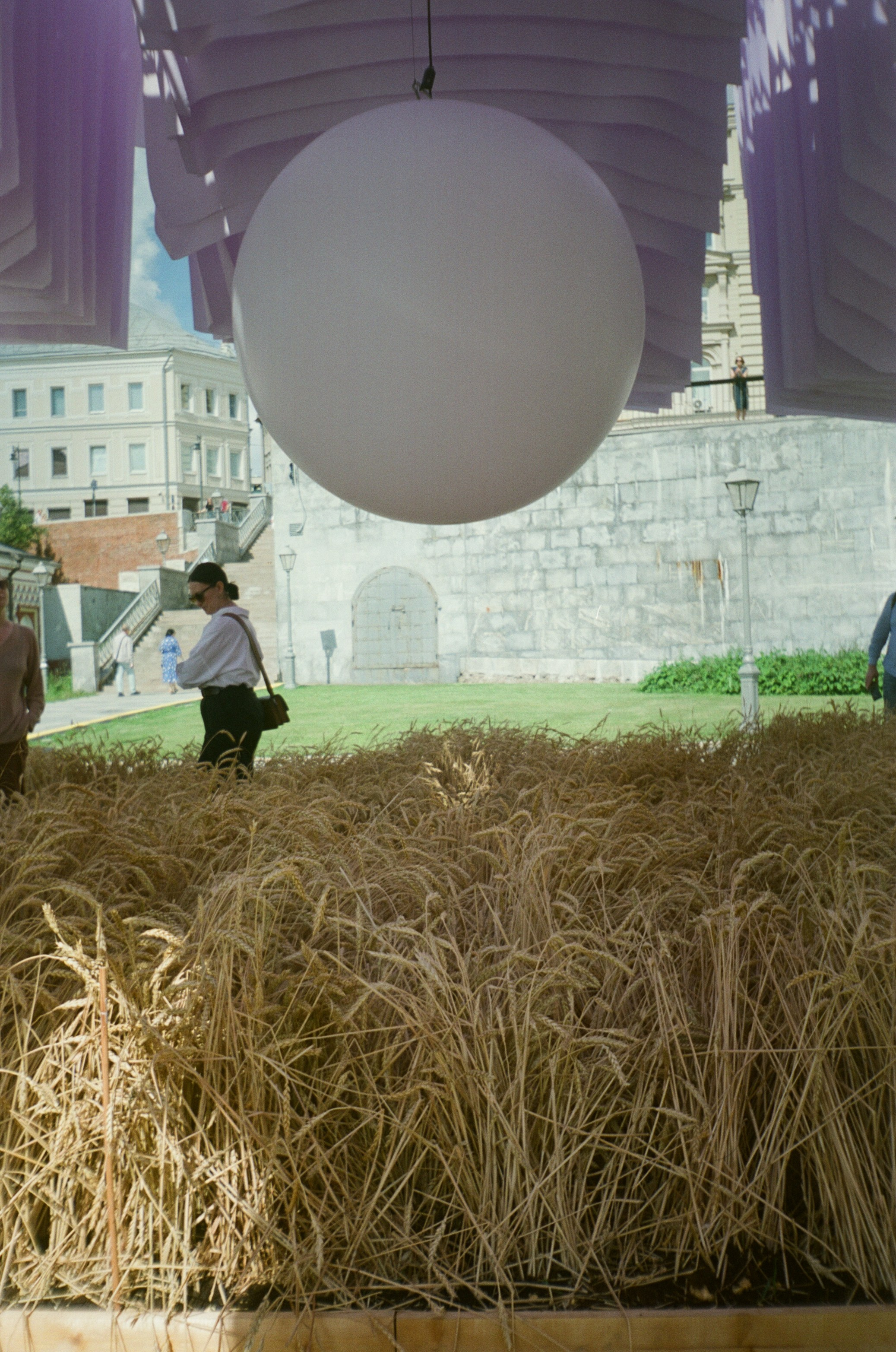 Групповые прогулки с пленочной фотокамерой по Москве. Плёночный фотограф, заказать фото на плёнку в Москве — Георгий Романов