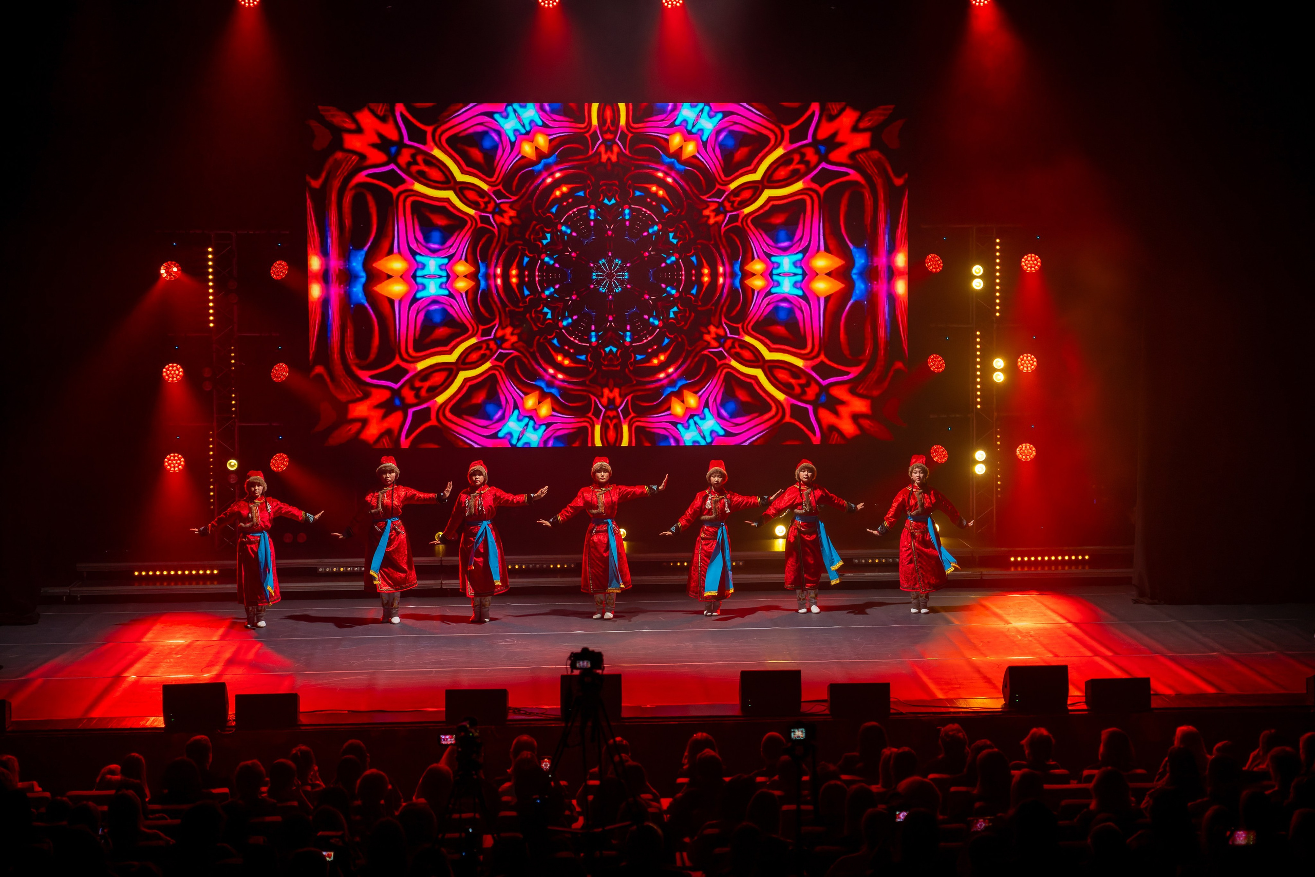 сцена окружной общественный центре имени Моссовета