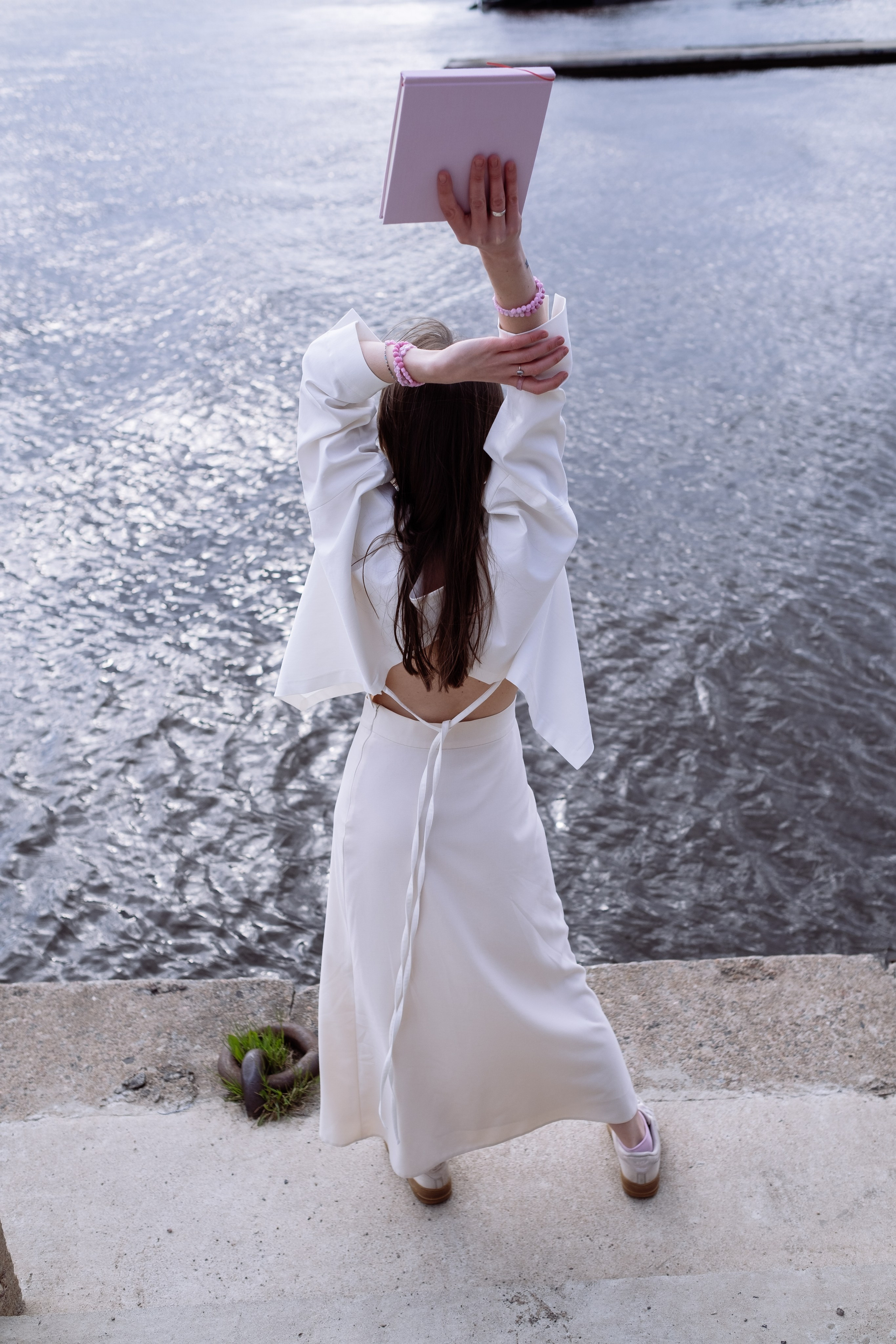 КНИГА ХУДОЖНИКА PINK WORD RED FLAG. Бюро Индульгенции Серафима Бучинская продюсер дизайнер художница СПб